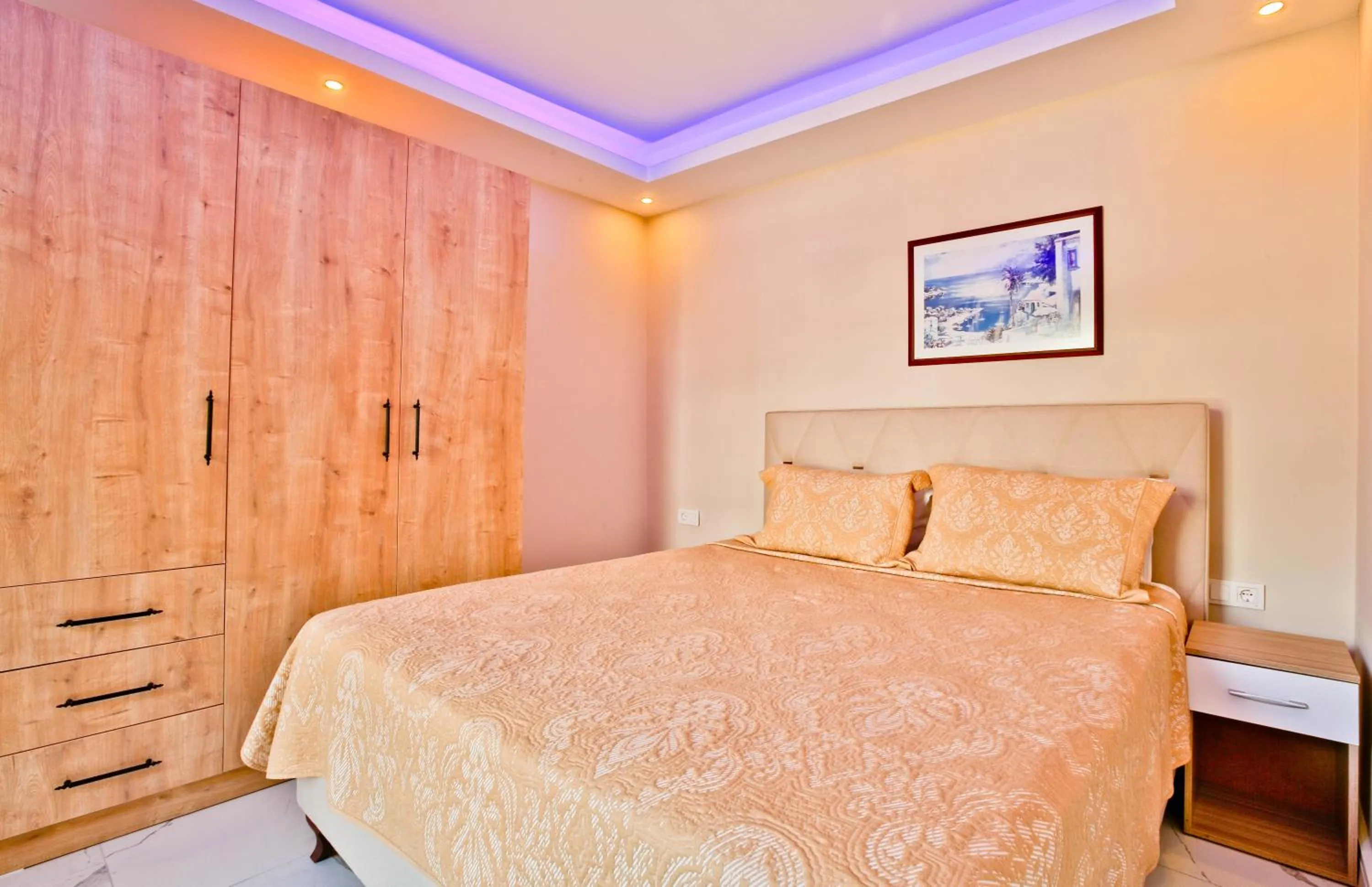 Bed in Nur Suites & Hotels