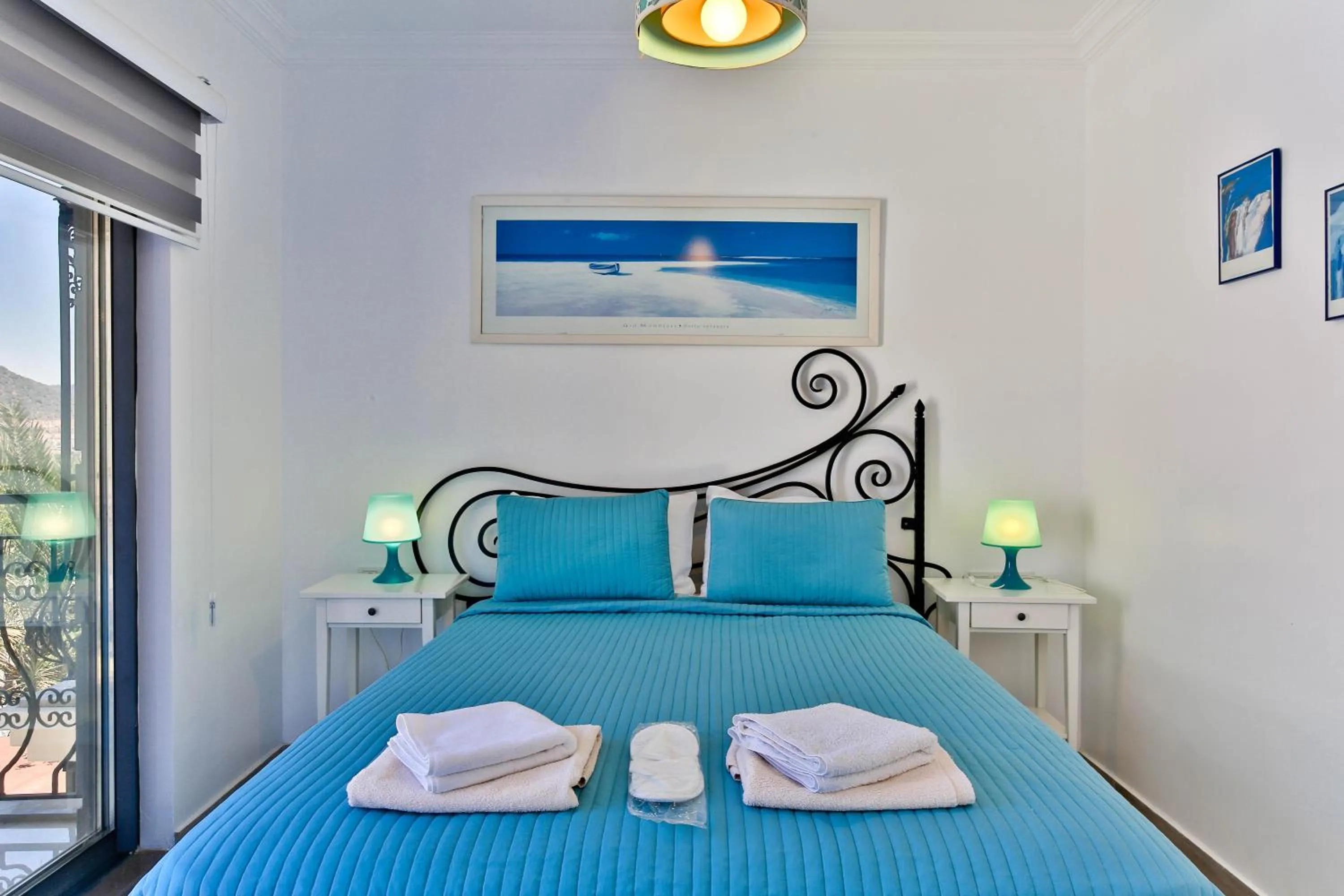 Bed in Nur Suites & Hotels