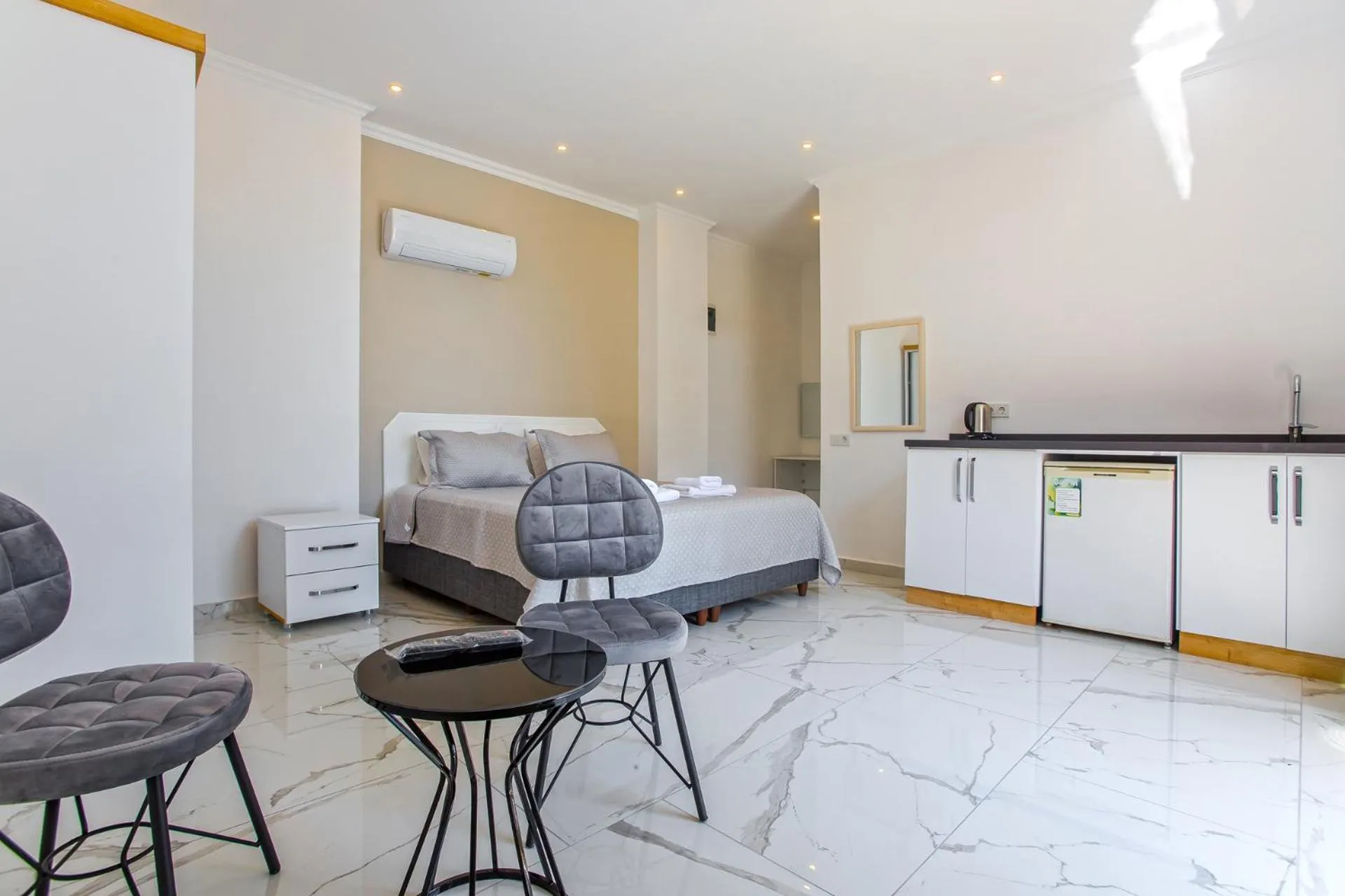 Seating area in Nur Suites & Hotels