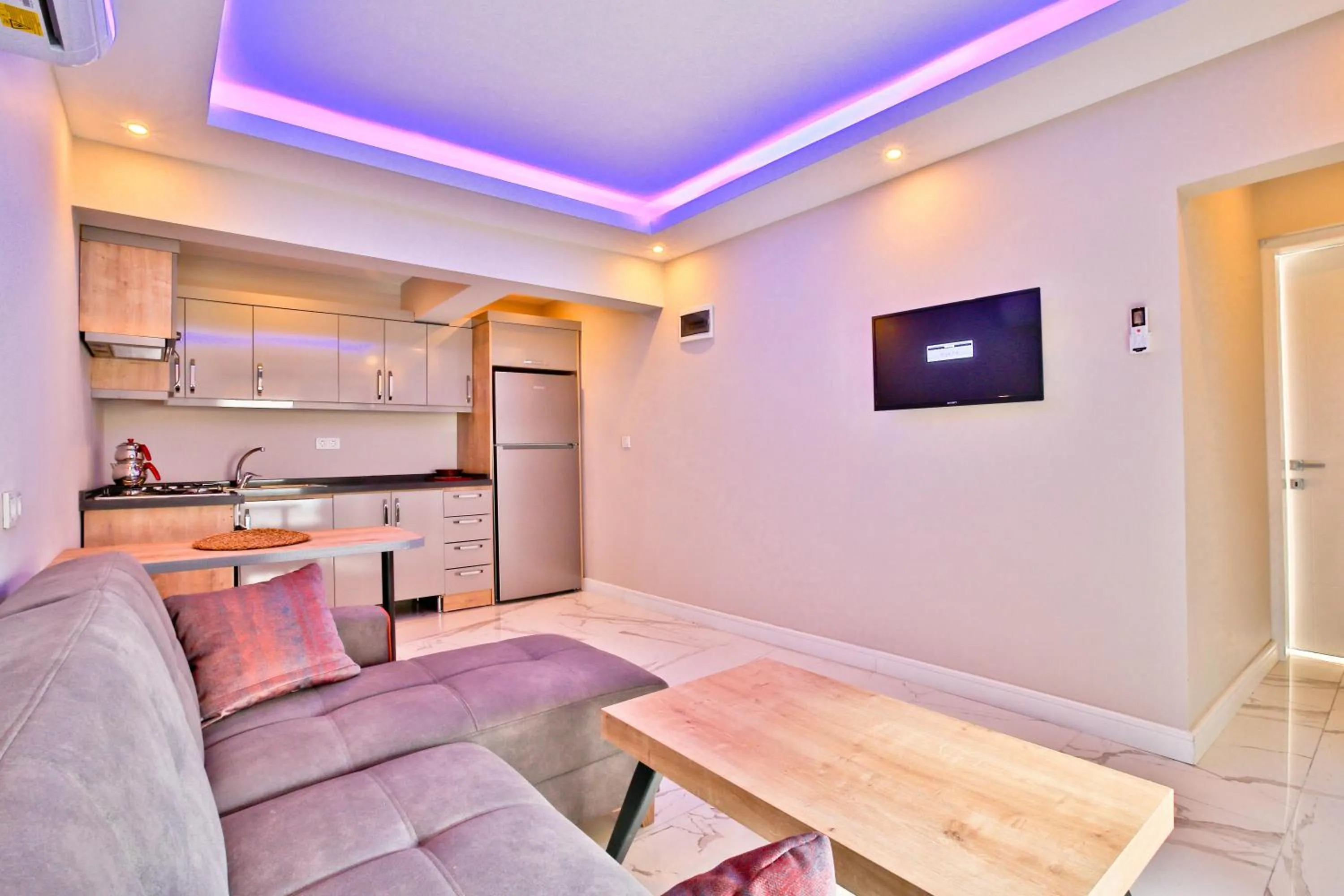 Kitchen or kitchenette in Nur Suites & Hotels
