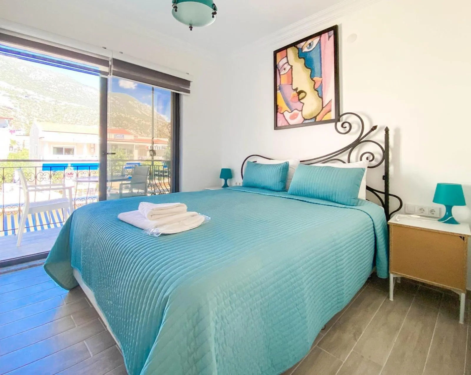 Bed in Nur Suites & Hotels