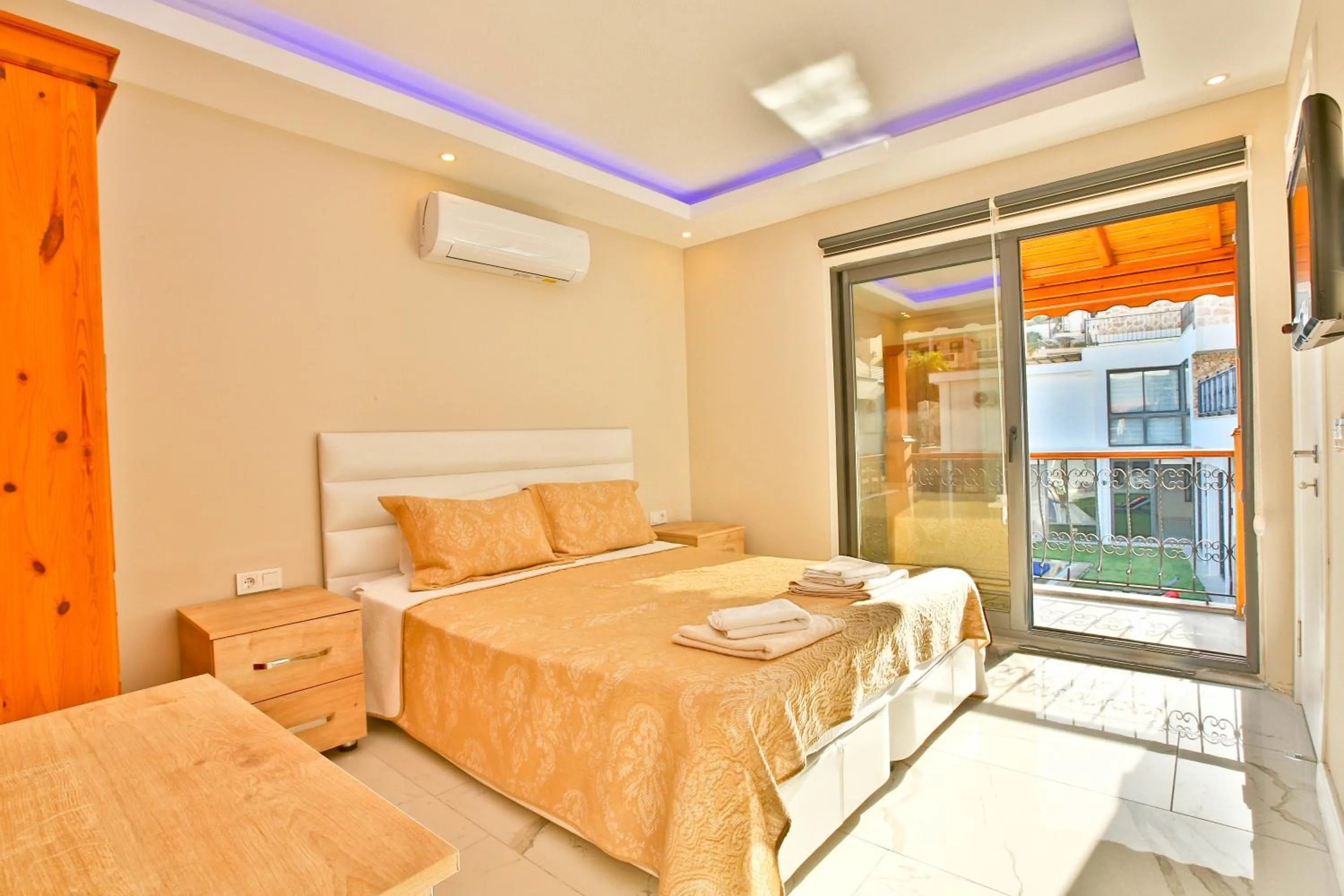 Bedroom, Bed in Nur Suites & Hotels