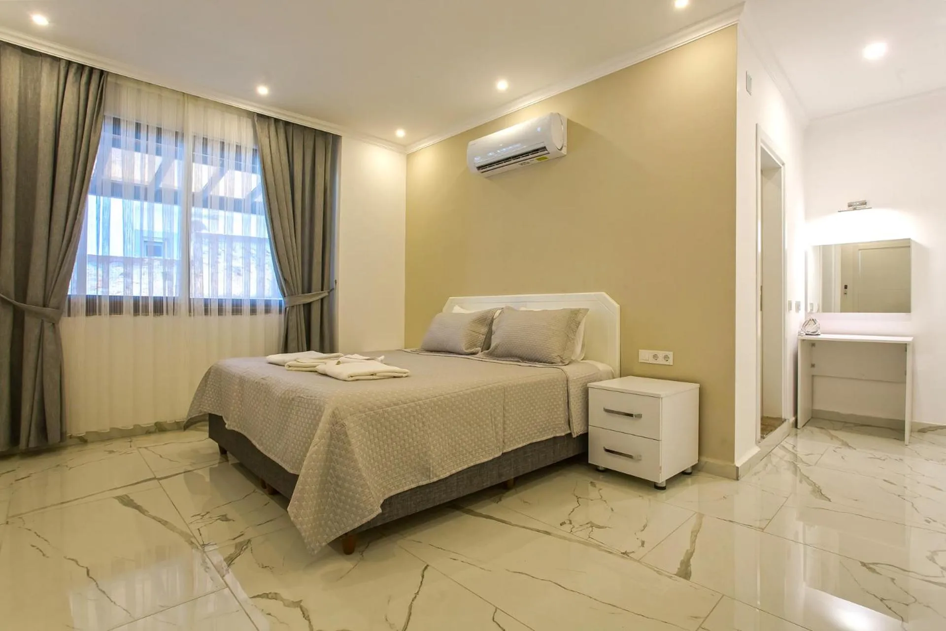 Bedroom, Bed in Nur Suites & Hotels