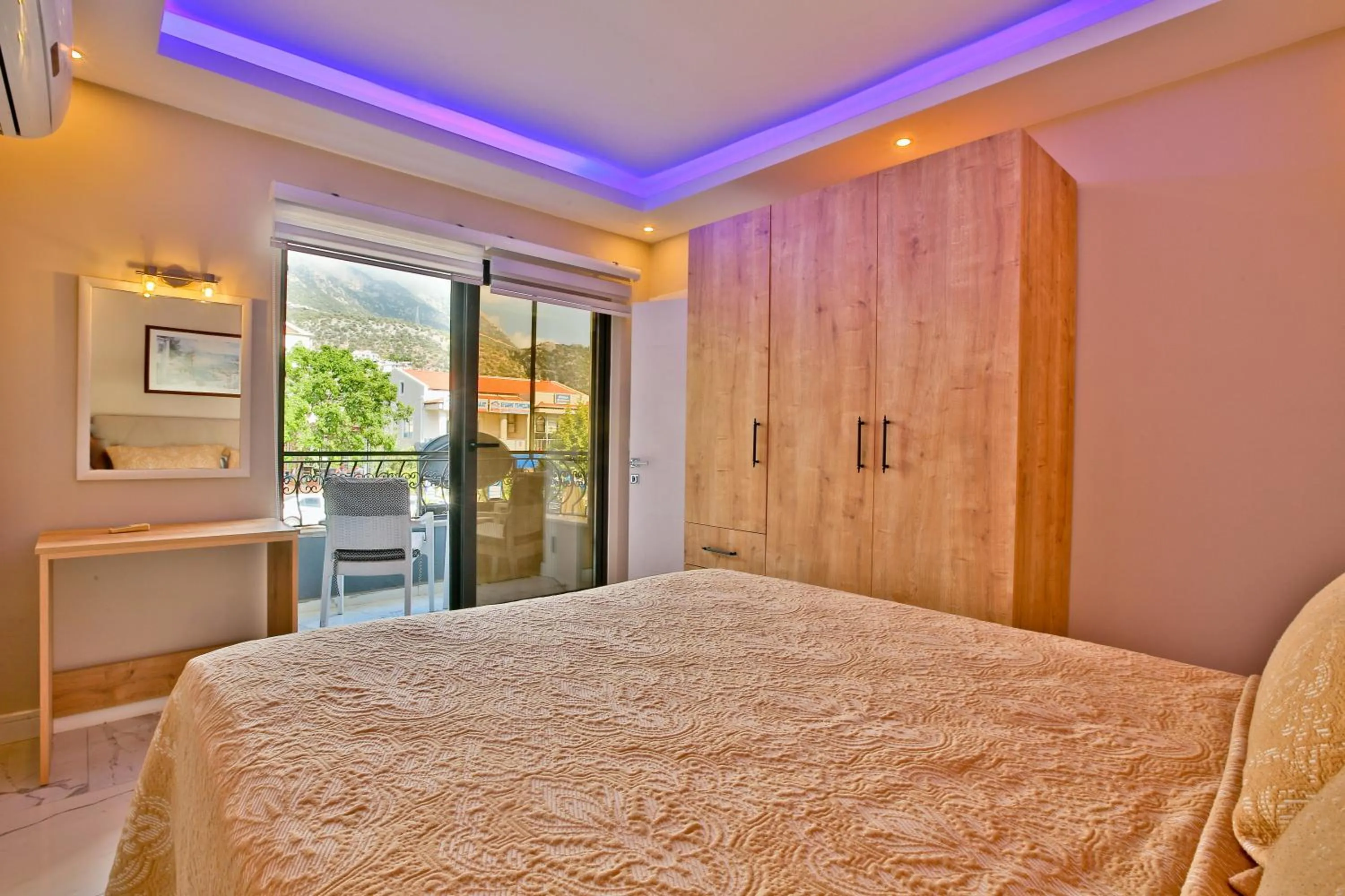 Bed in Nur Suites & Hotels