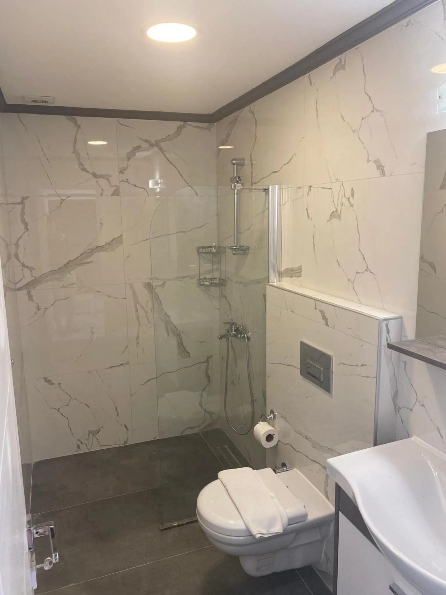 Bathroom in Nur Suites & Hotels