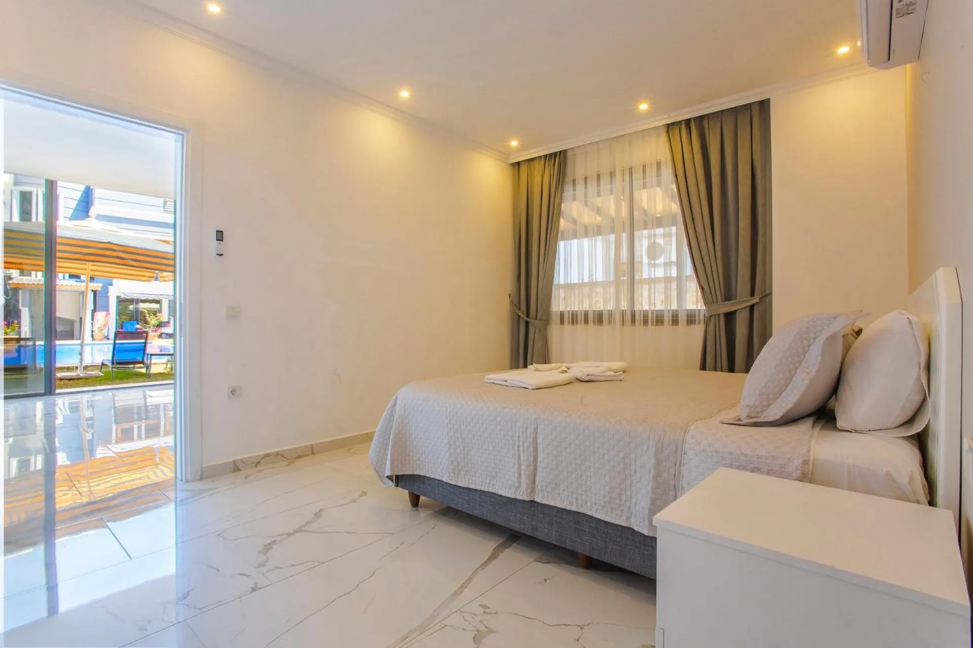 Bedroom, Bed in Nur Suites & Hotels