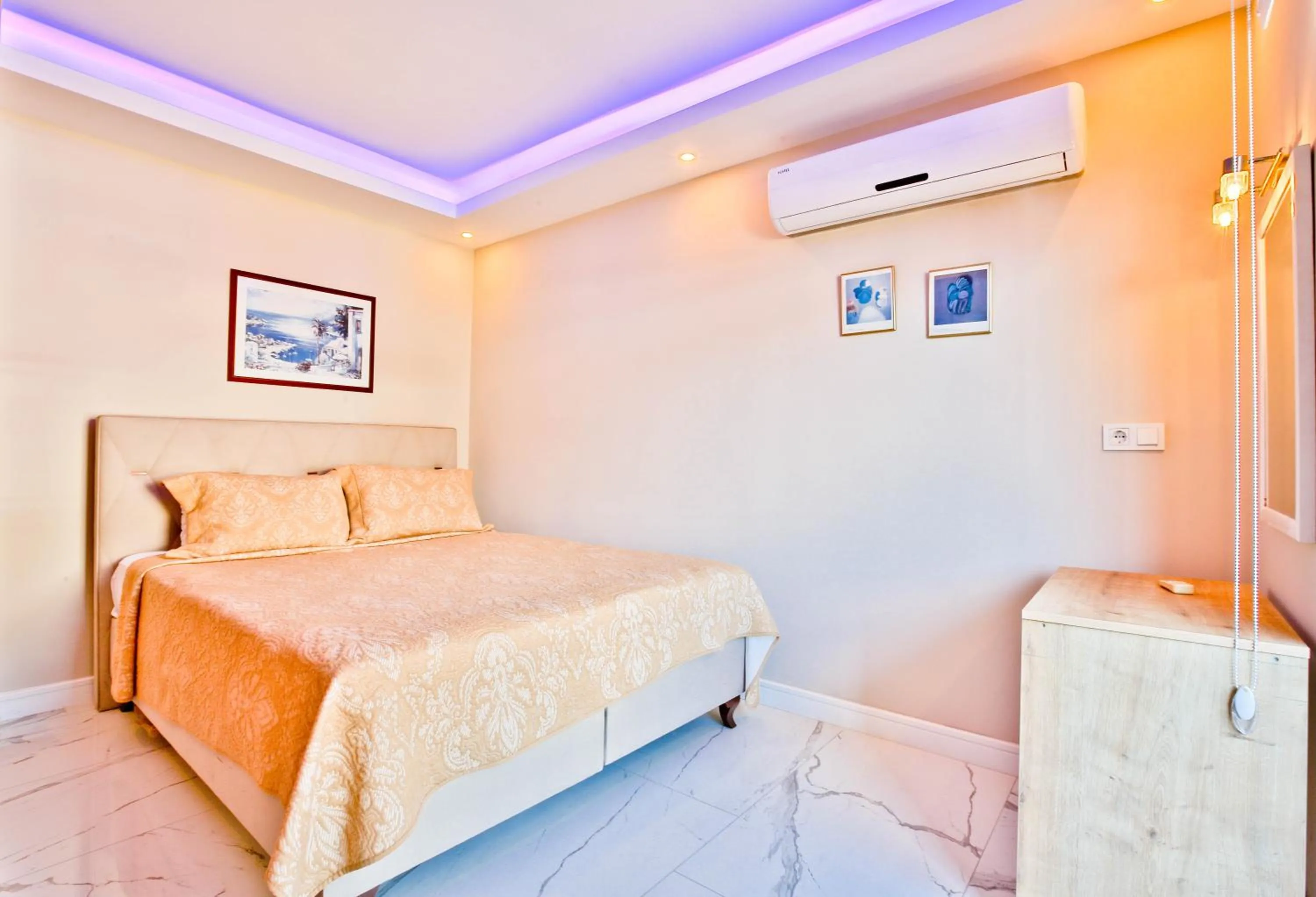 Bed in Nur Suites & Hotels