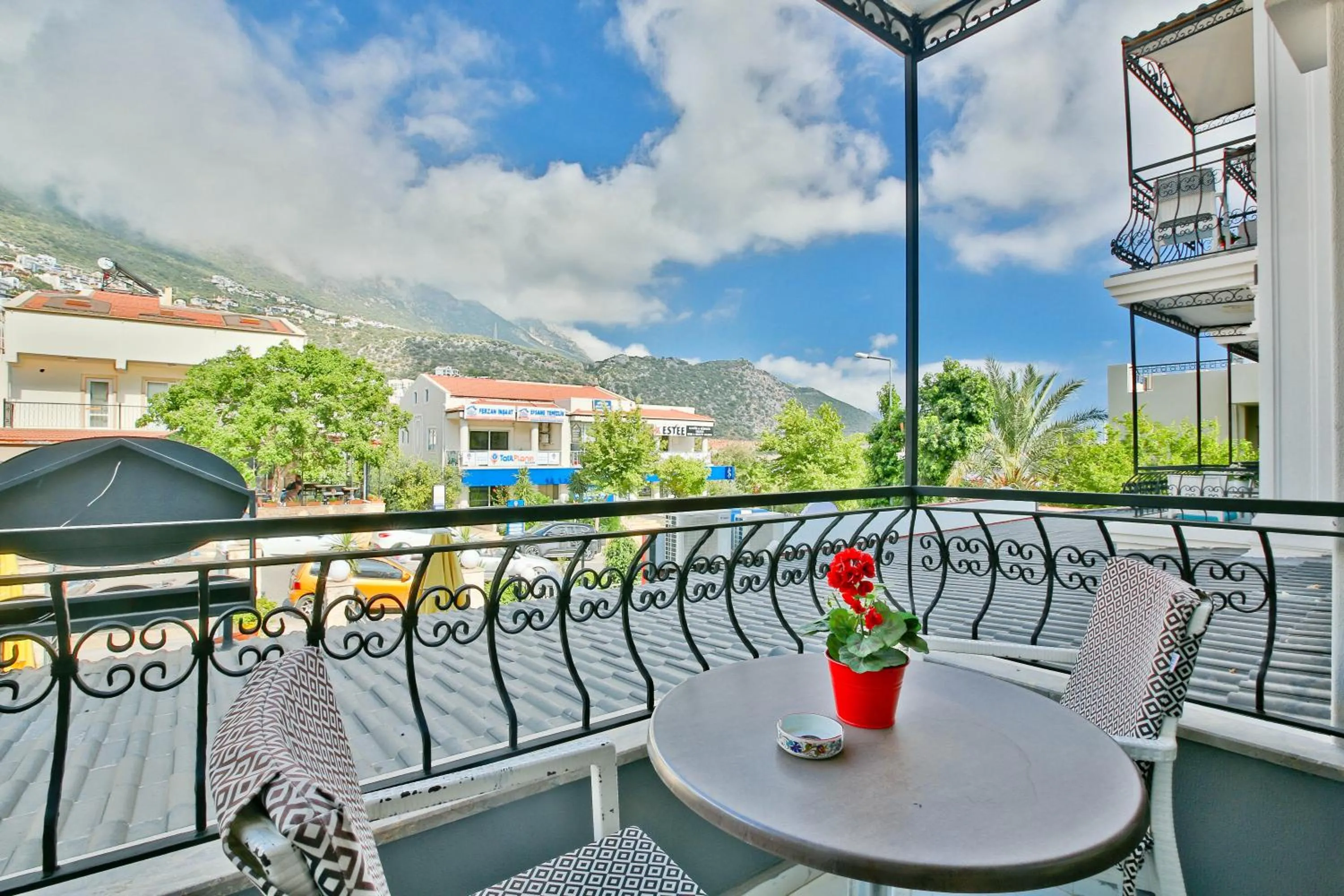 Balcony/Terrace in Nur Suites & Hotels