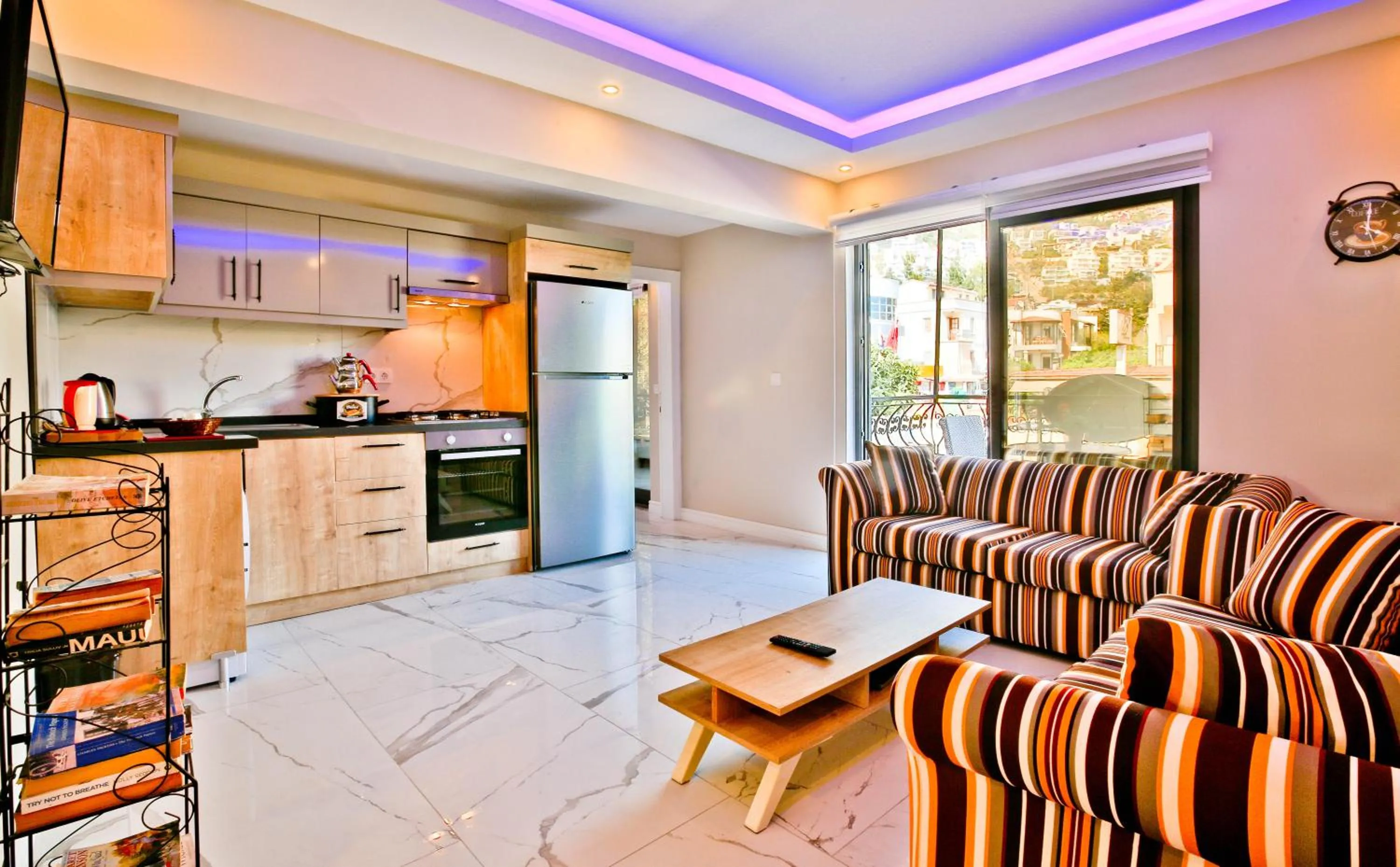 Kitchen or kitchenette in Nur Suites & Hotels