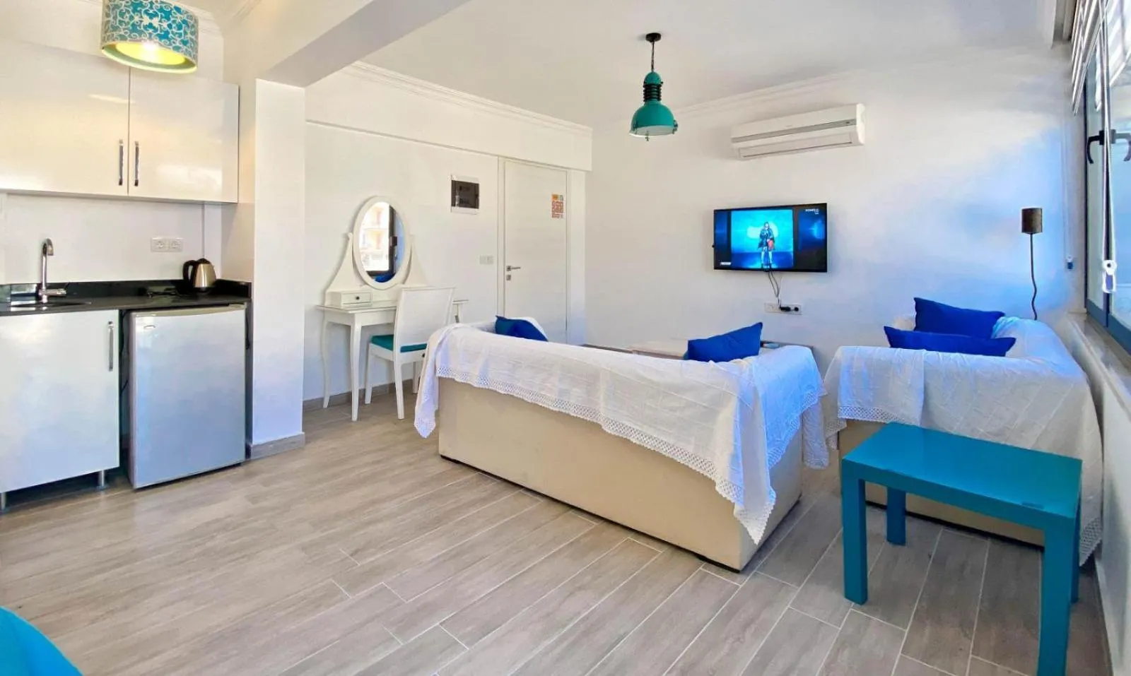 Living room, Bed in Nur Suites & Hotels