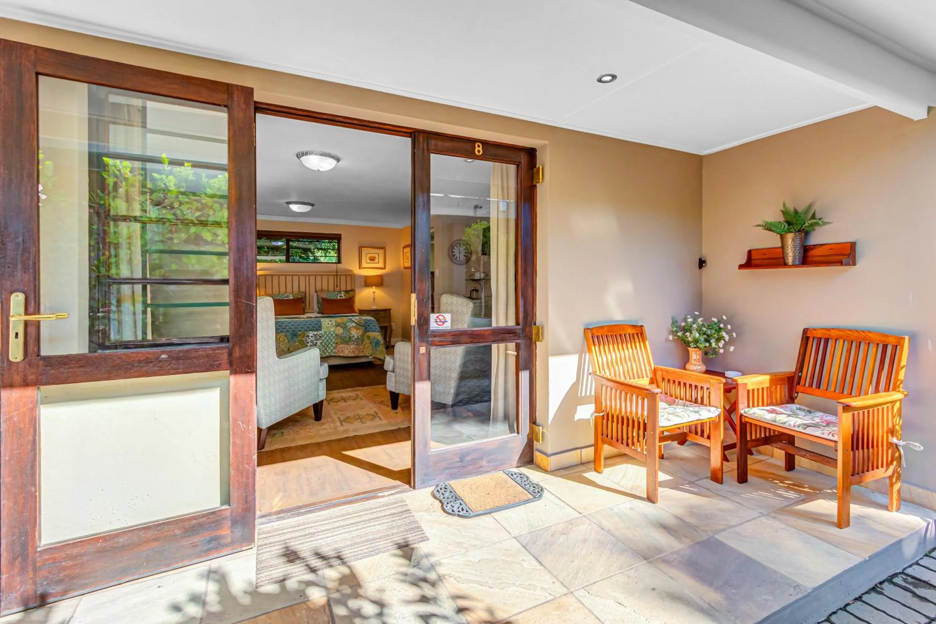 Patio in Caledon 23 Guest House