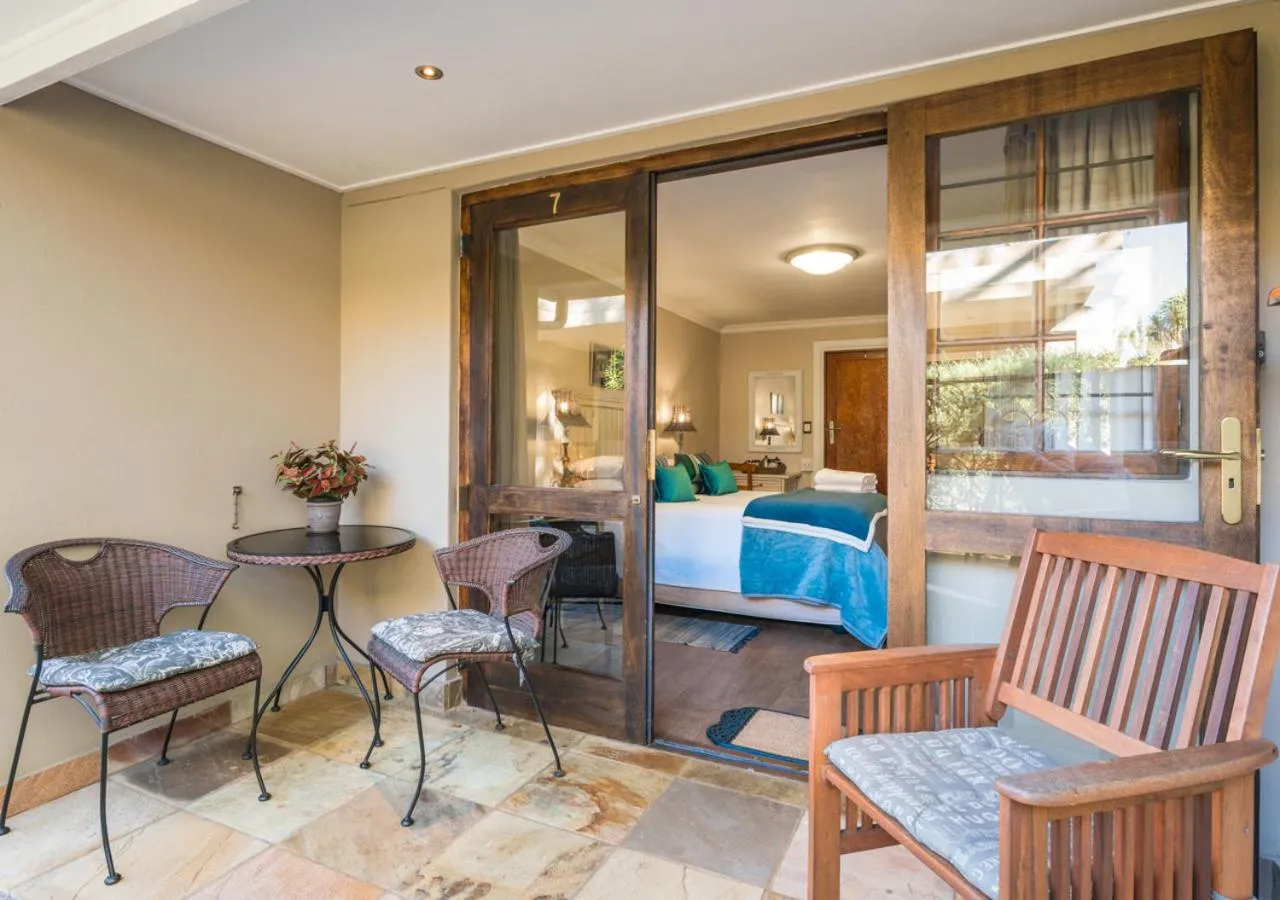 Patio in Caledon 23 Country House