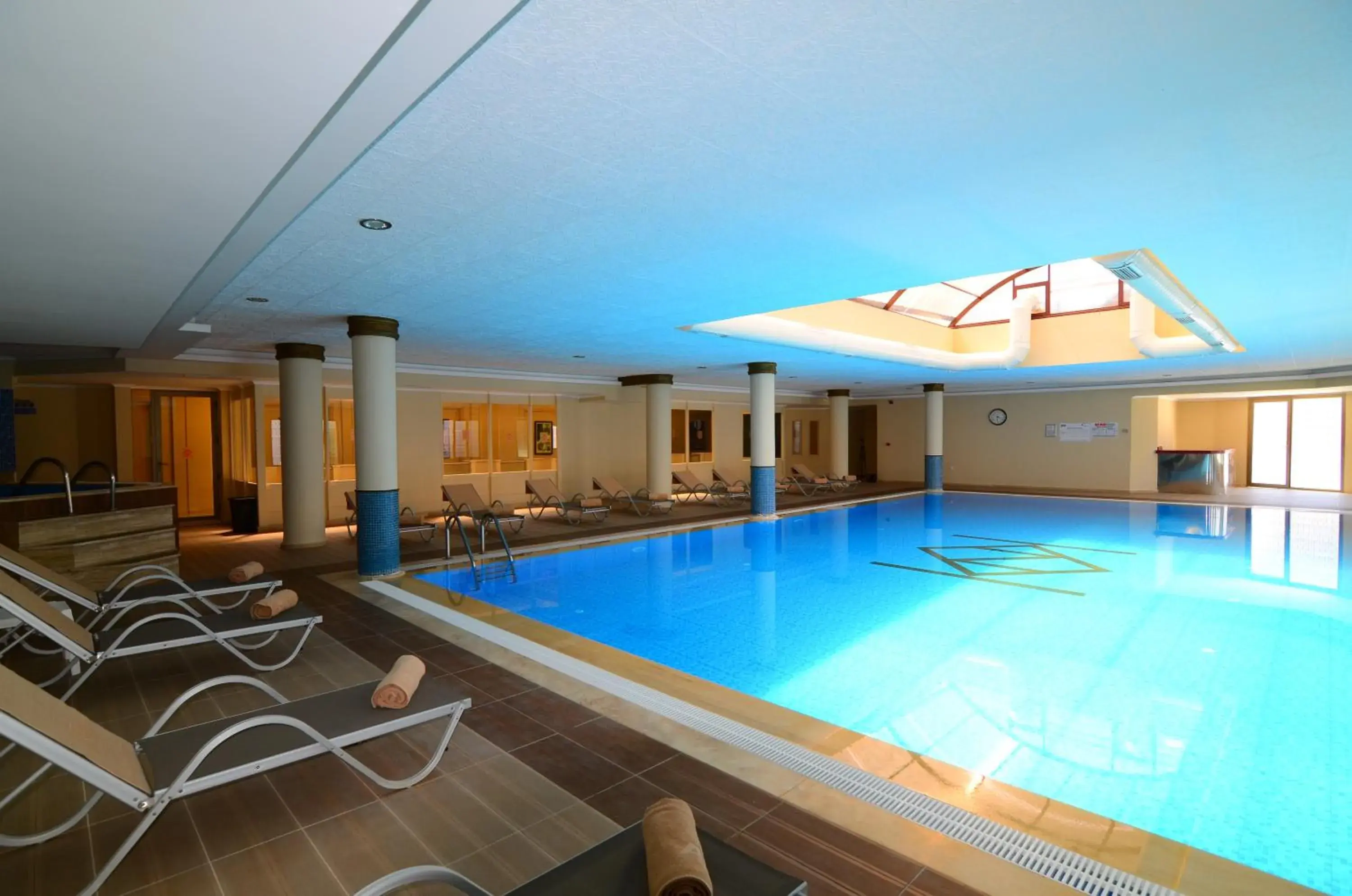 Swimming pool in Azka Hotel Swimming pool in Azka Hotel