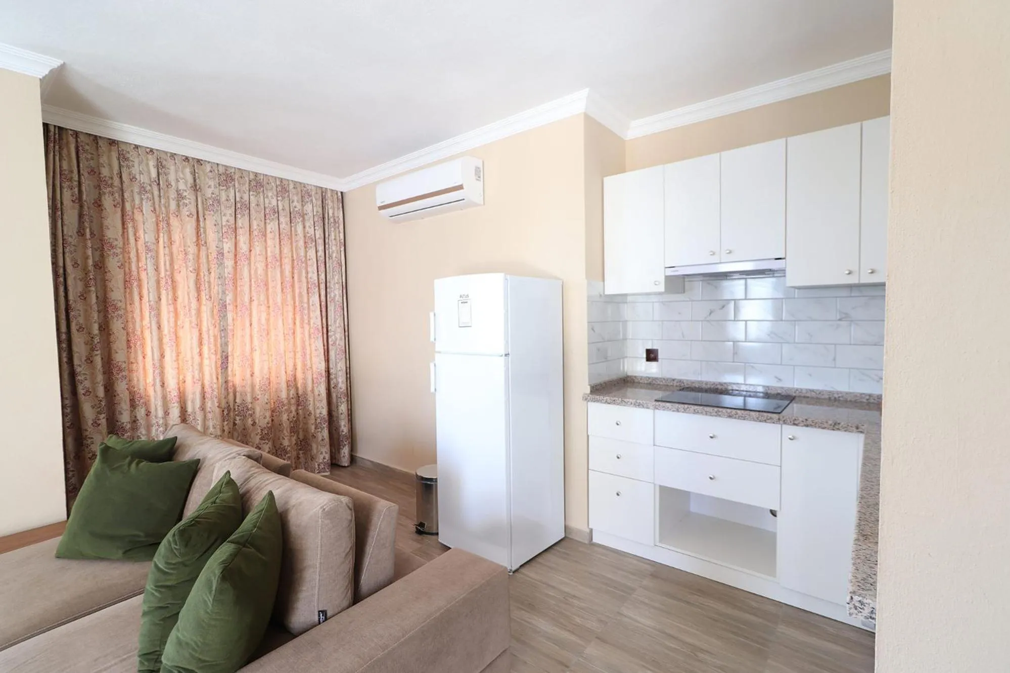 Kitchen or kitchenette in Azka Hotel