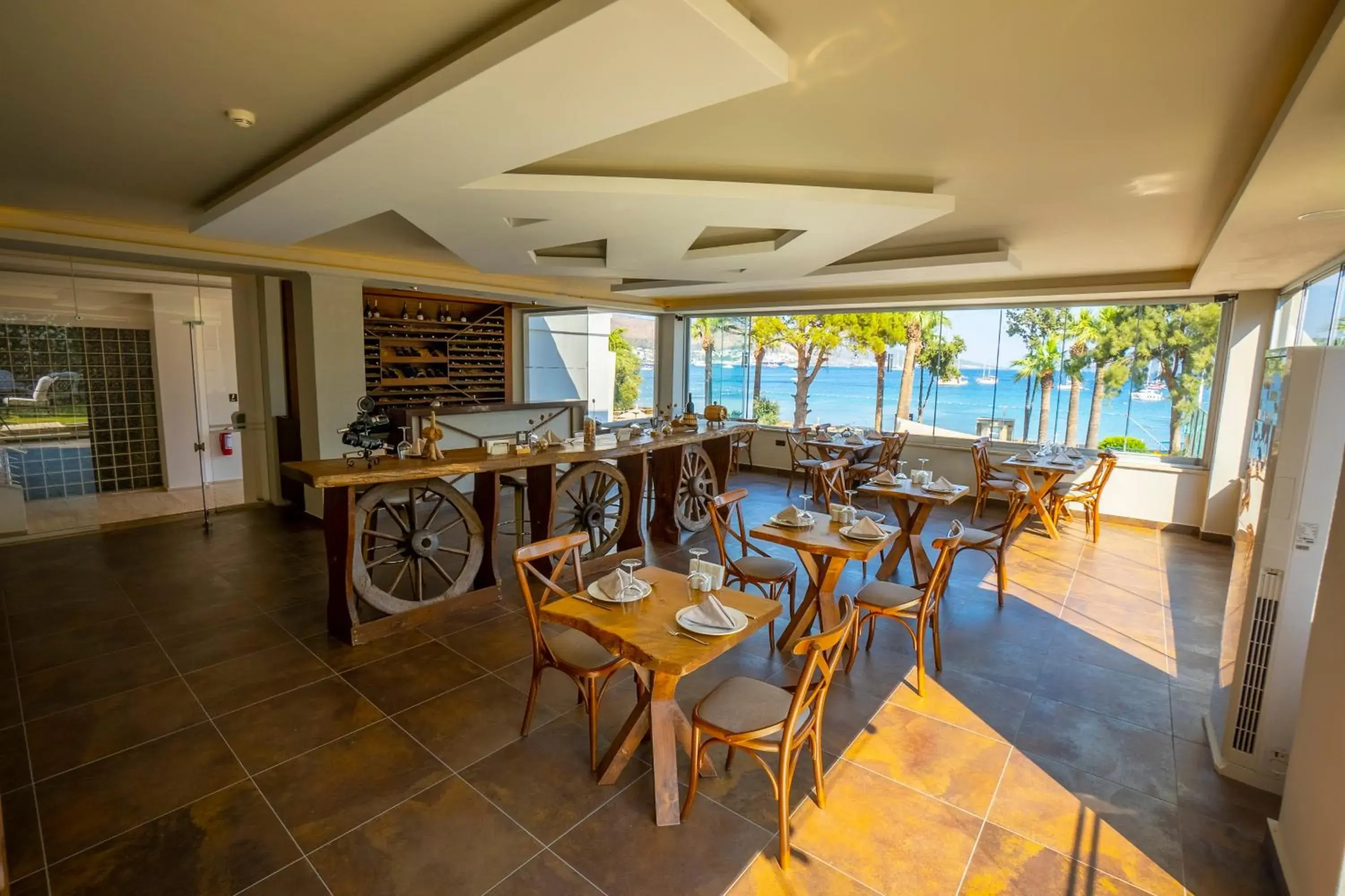 Restaurant/places to eat in Azka Hotel Restaurant/places to eat in Azka Hotel