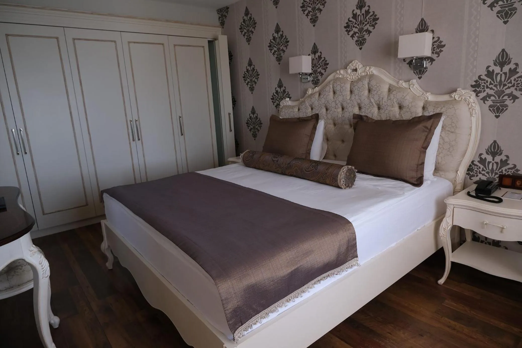 Photo of the whole room, Bed in Azka Hotel