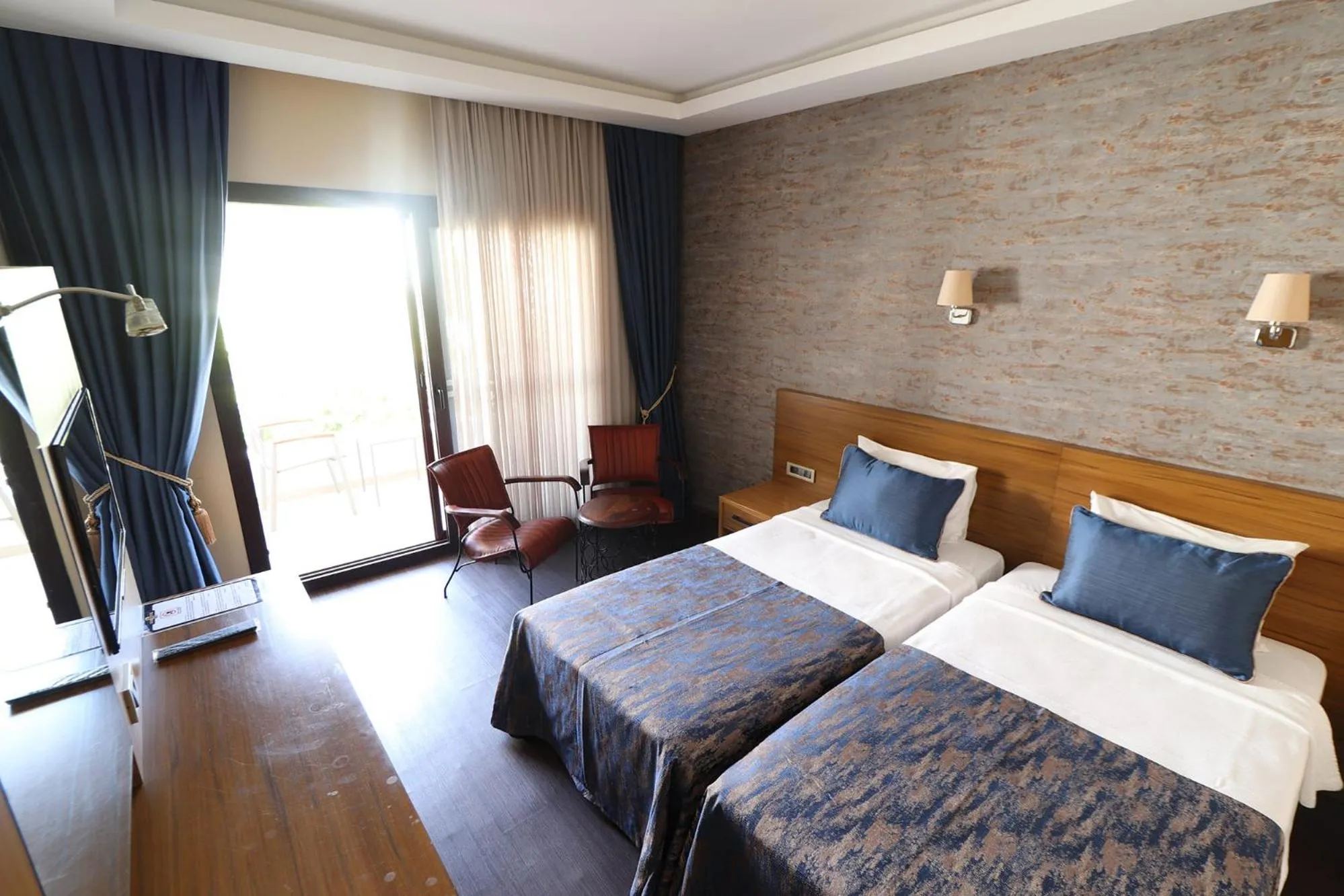 Photo of the whole room, Bed in Azka Hotel