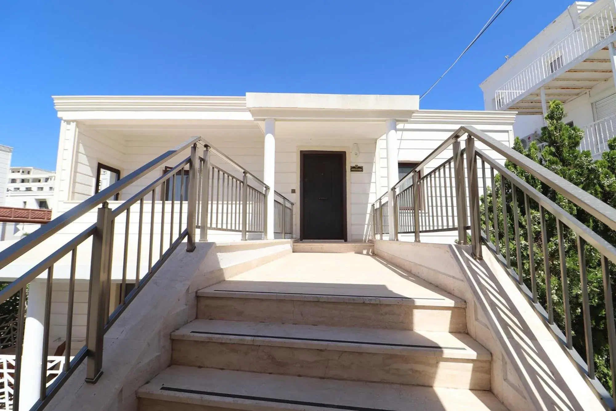 Property building in Azka Hotel Property building in Azka Hotel