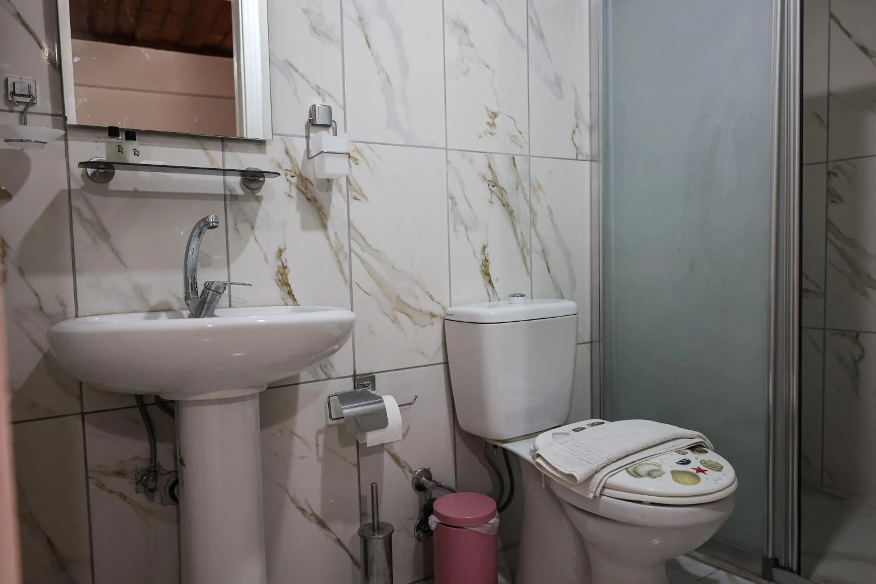 Bathroom in Grand Erken Hotel