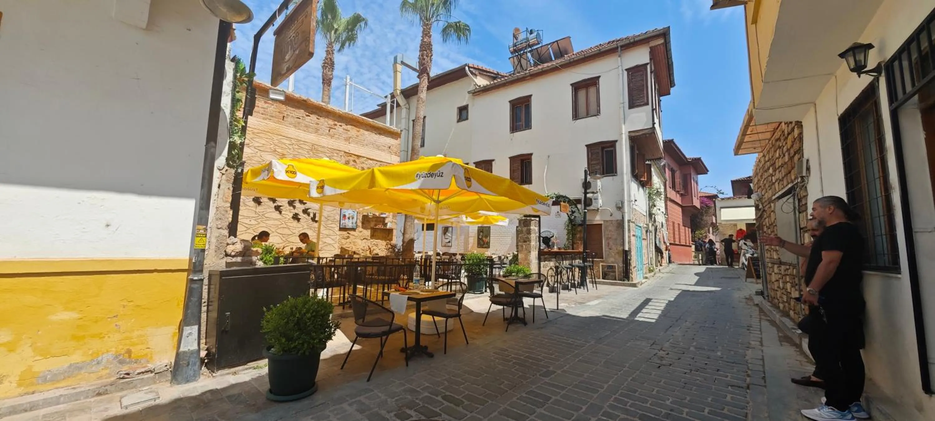 Restaurant/places to eat in Grand Erken Hotel