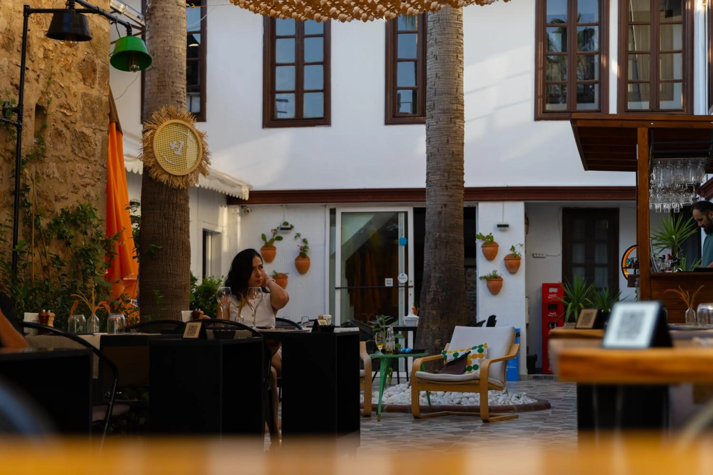 Restaurant/places to eat in Grand Erken Hotel