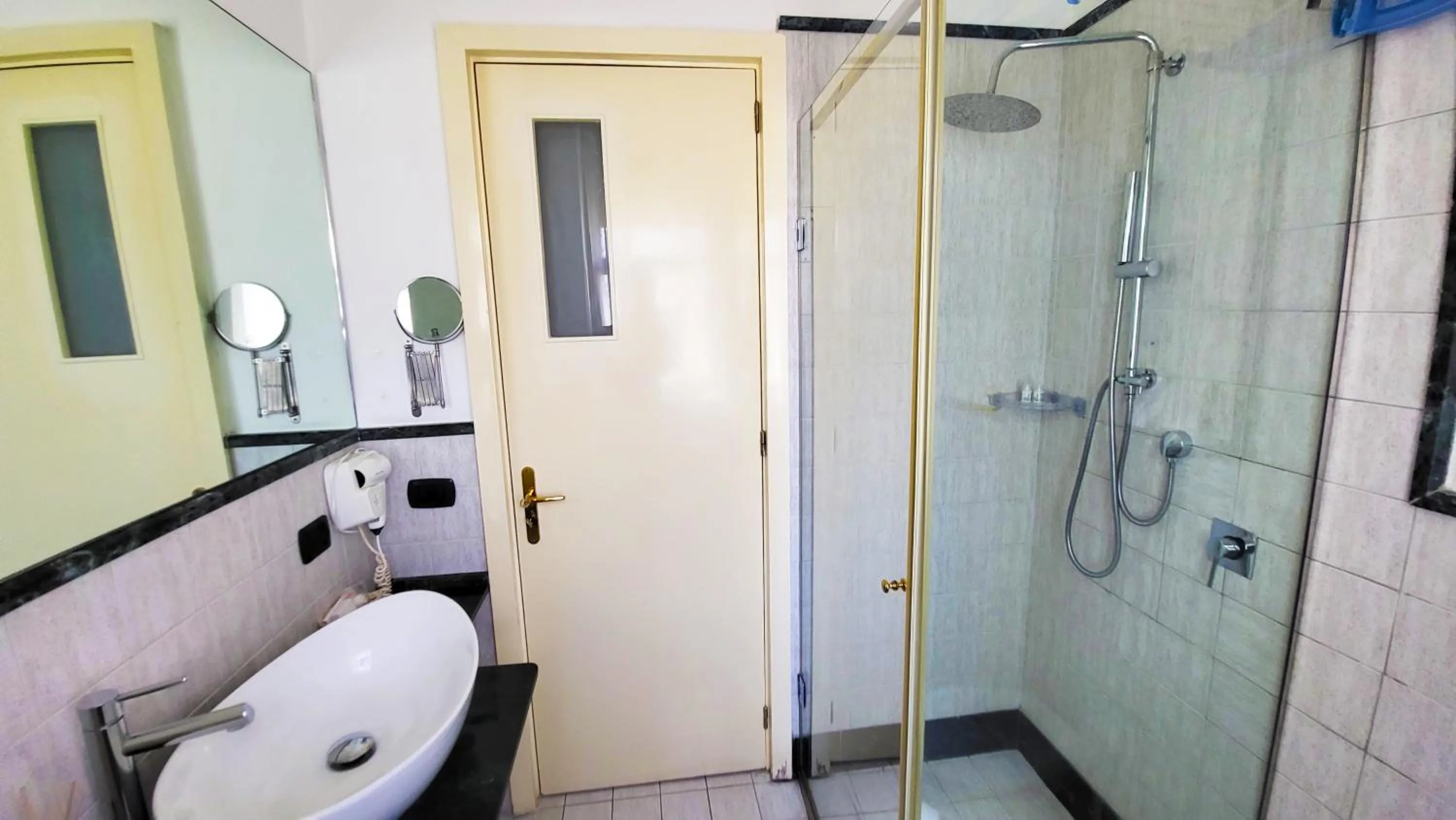 Bathroom in Attico Barocco