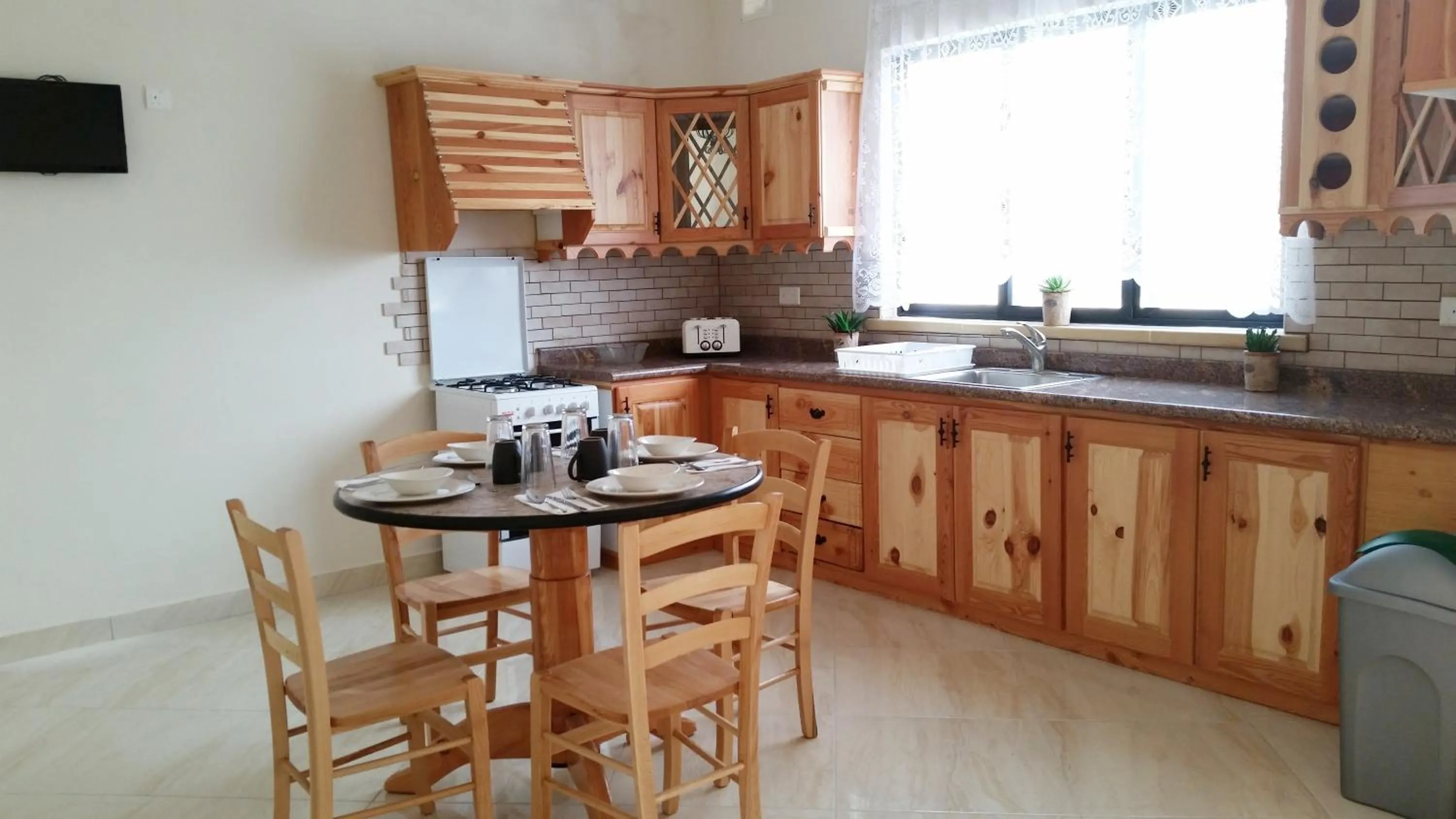 Communal kitchen in Tal-Marga B&B