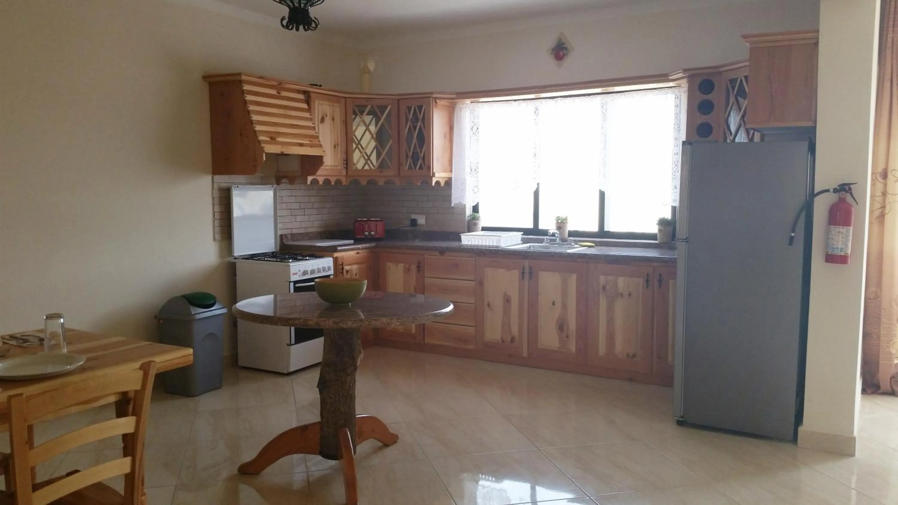 Communal kitchen in Tal-Marga B&B