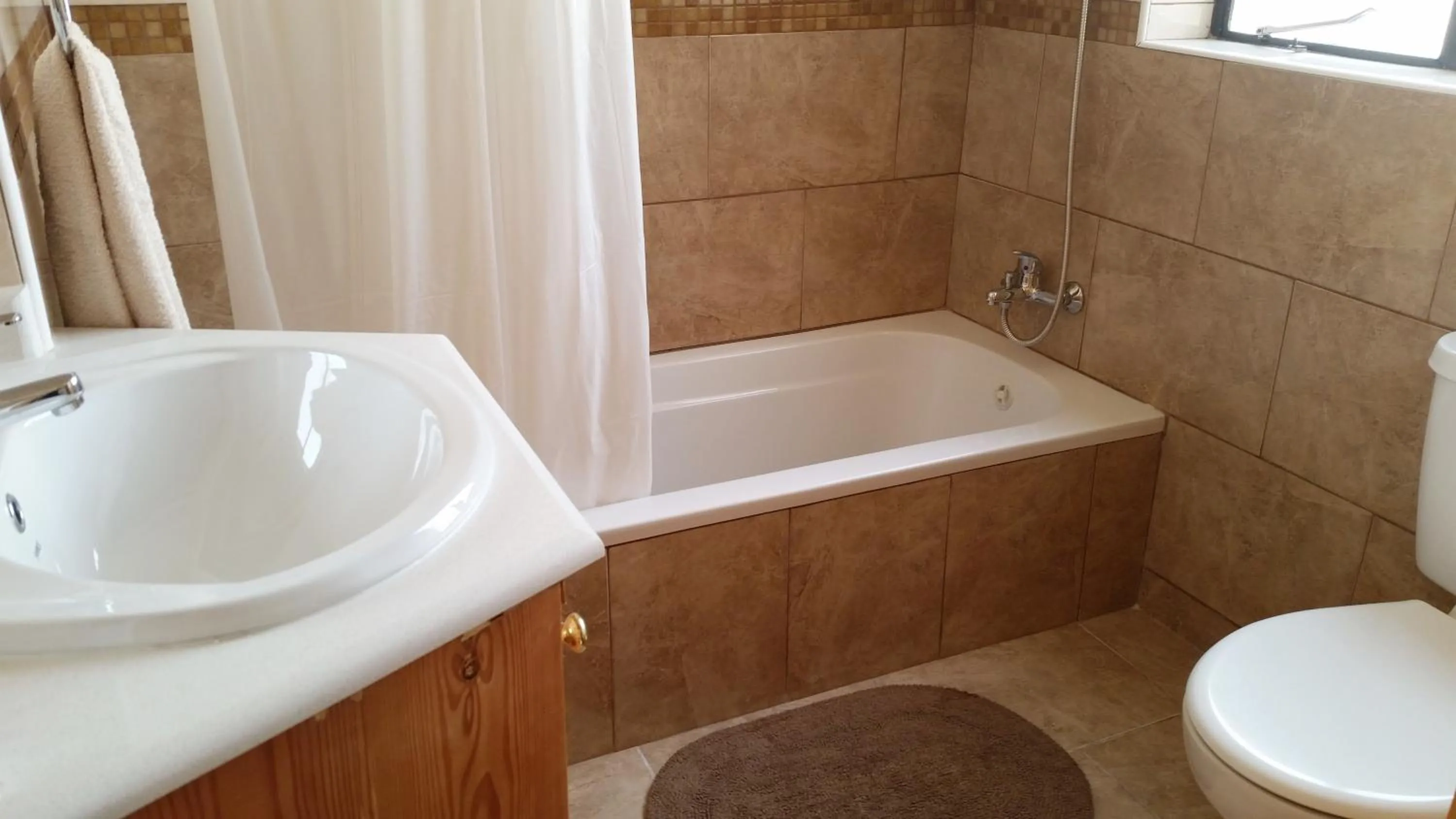 Bathroom in Tal-Marga B&B