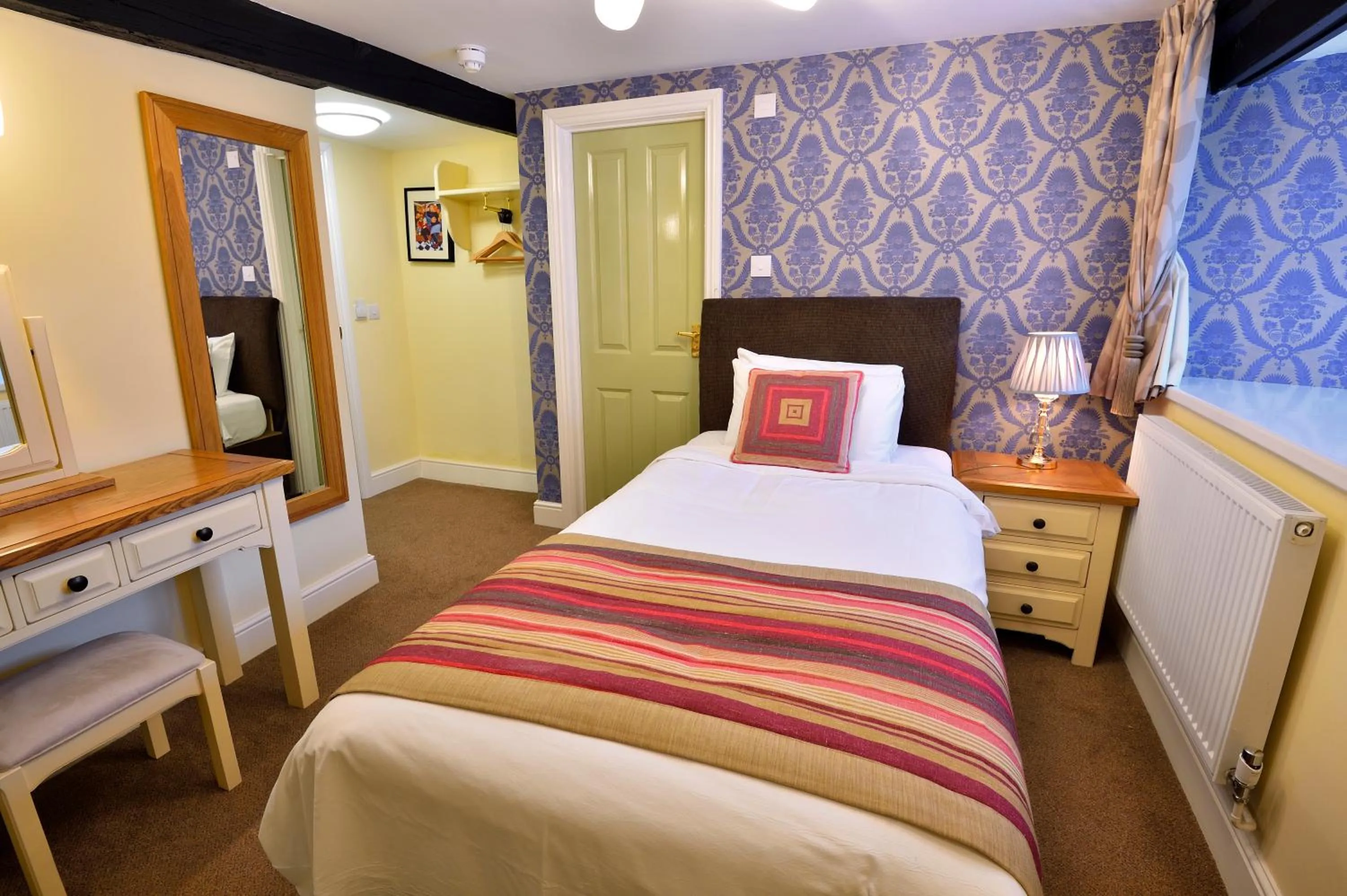 Bedroom, Bed in The Green Dragon