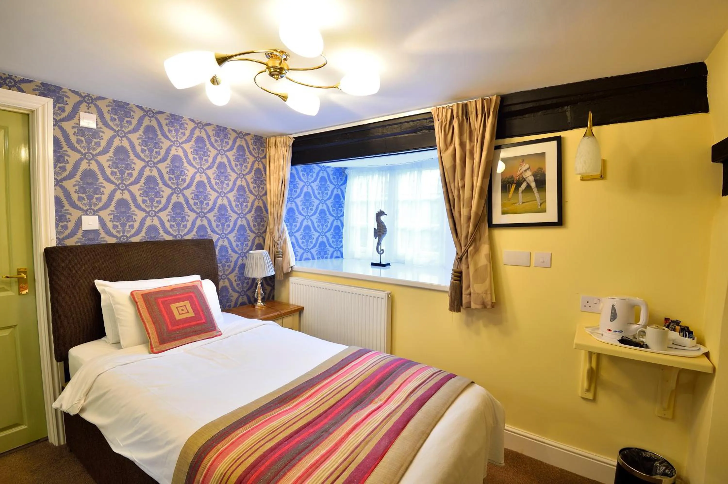 Bedroom, Bed in The Green Dragon