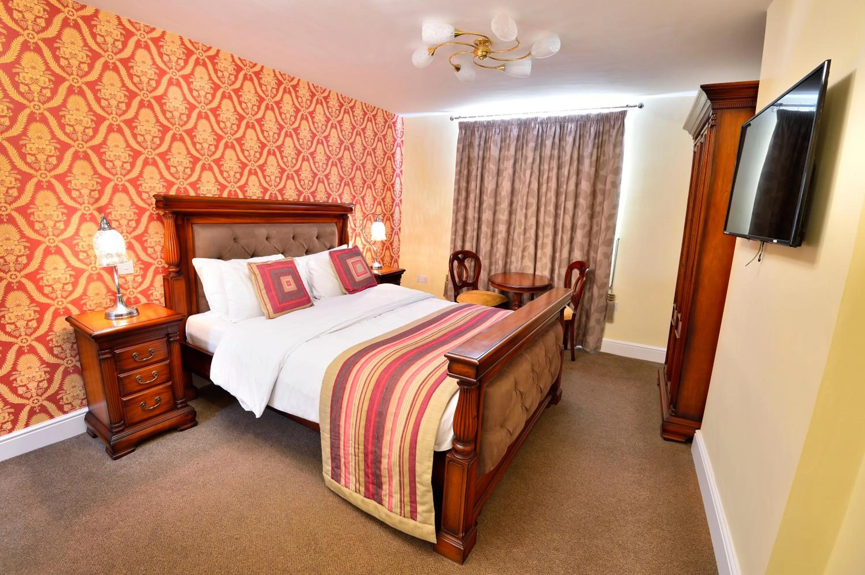 Bedroom, Bed in The Green Dragon