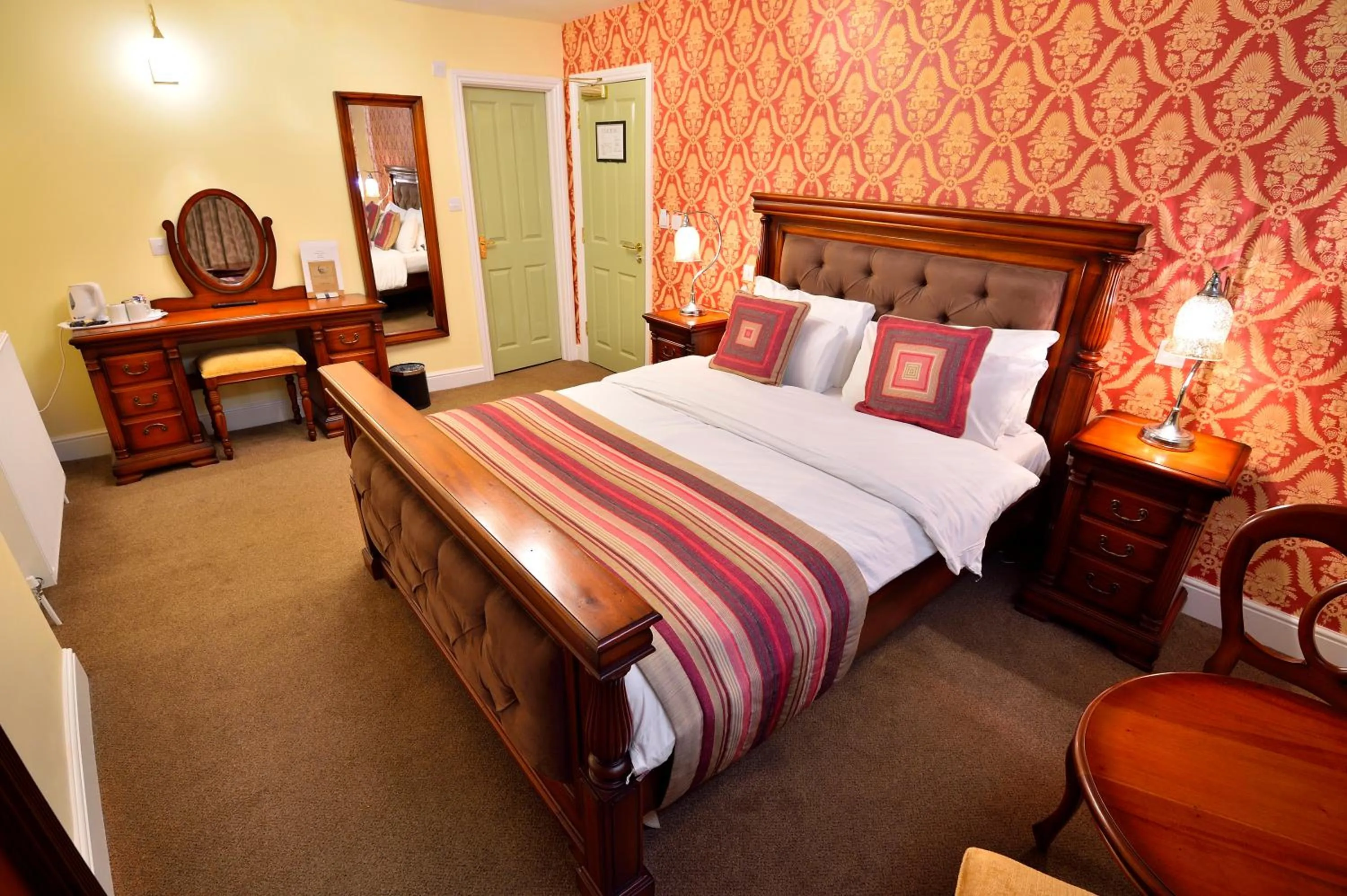Bedroom, Bed in The Green Dragon