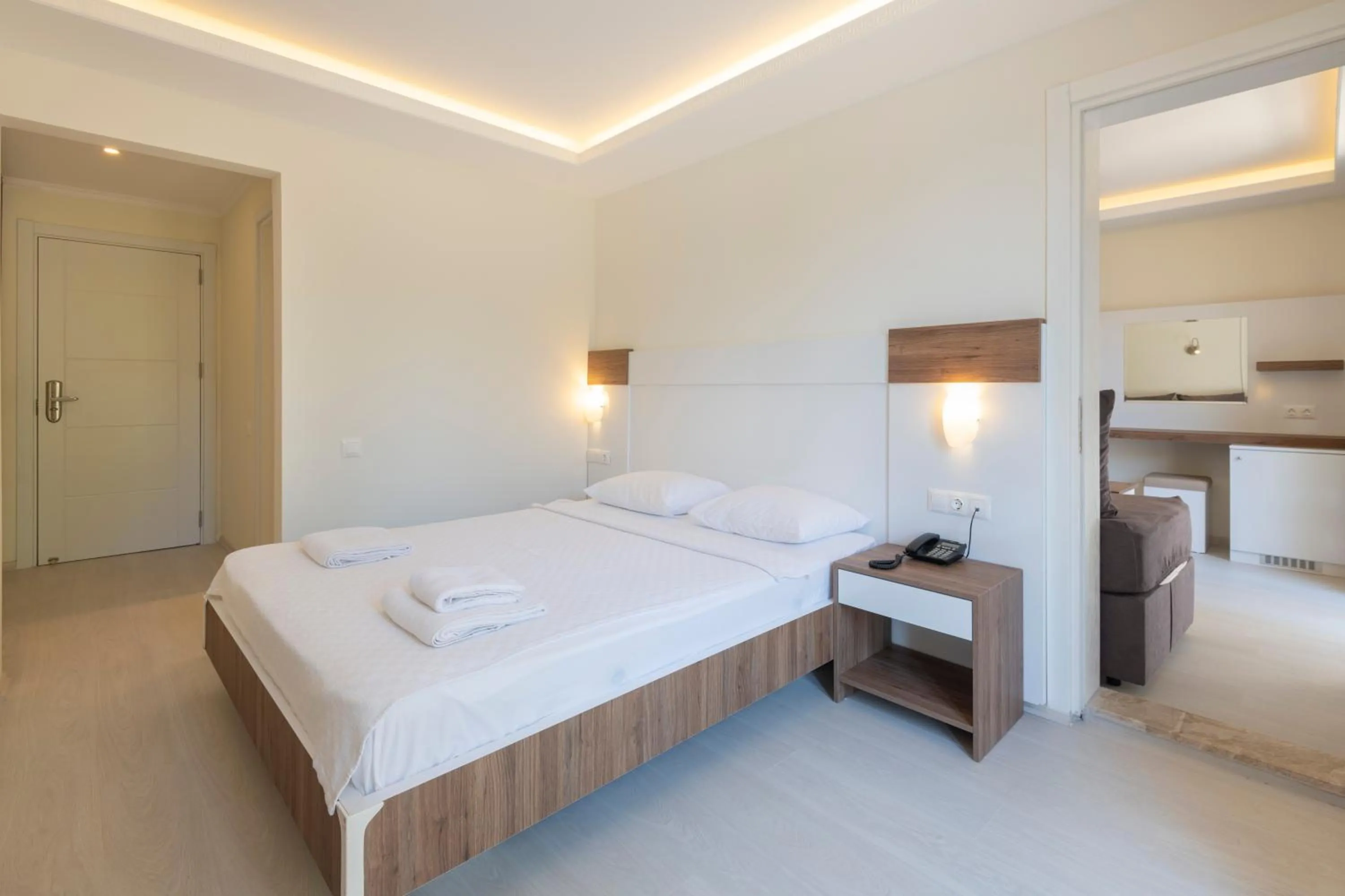 Photo of the whole room, Bed in Soothe Hotel