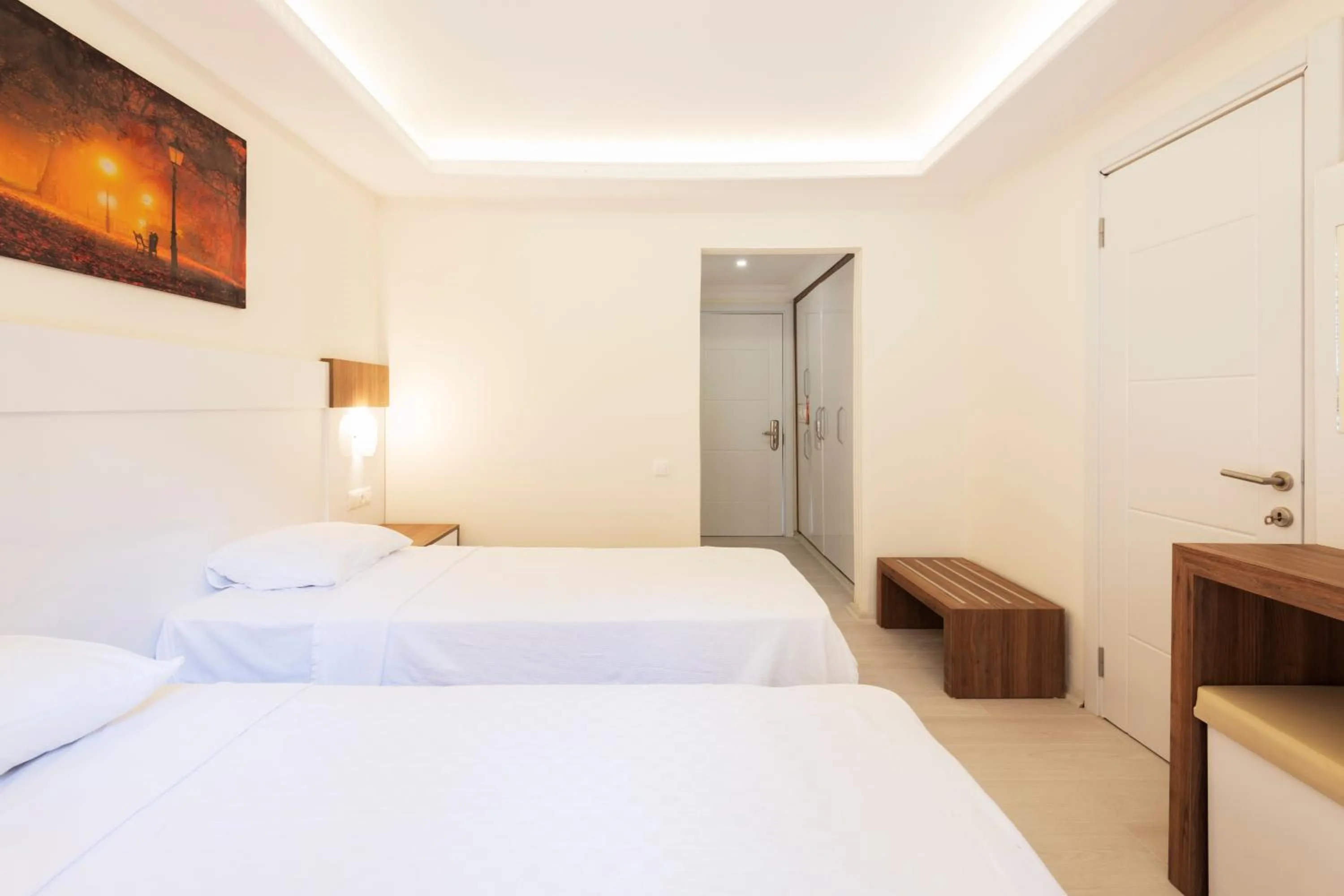 Photo of the whole room, Bed in Soothe Hotel