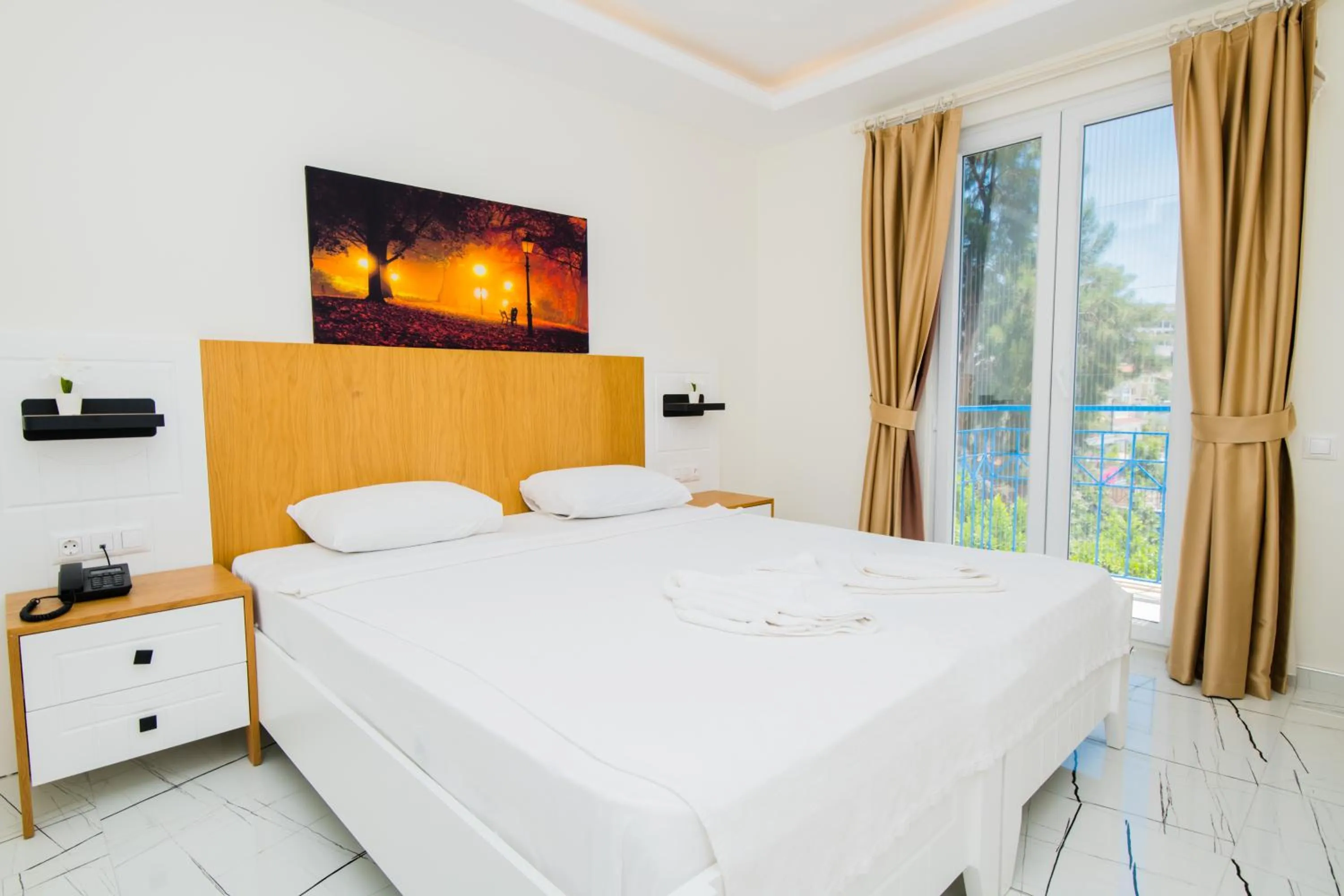 Bedroom, Bed in Soothe Hotel