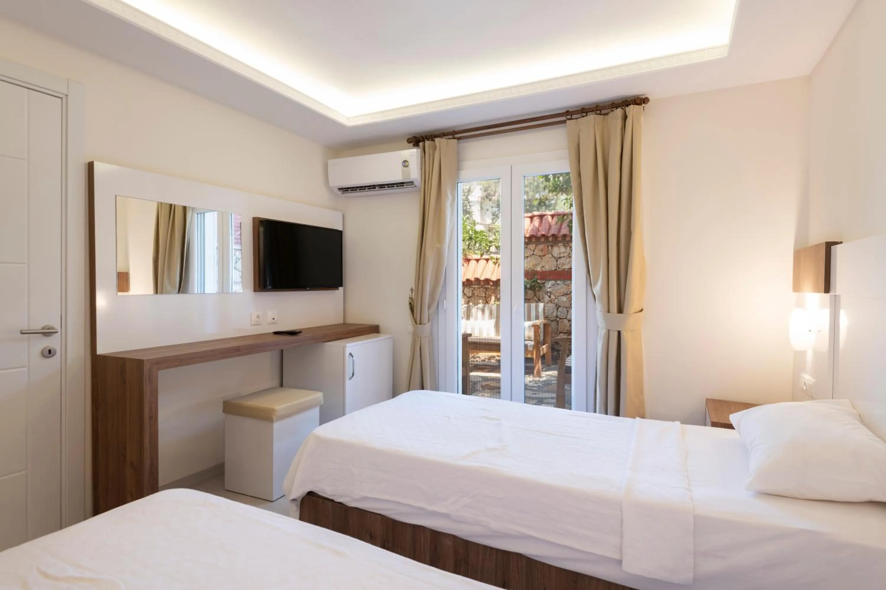 Photo of the whole room, Bed in Soothe Hotel