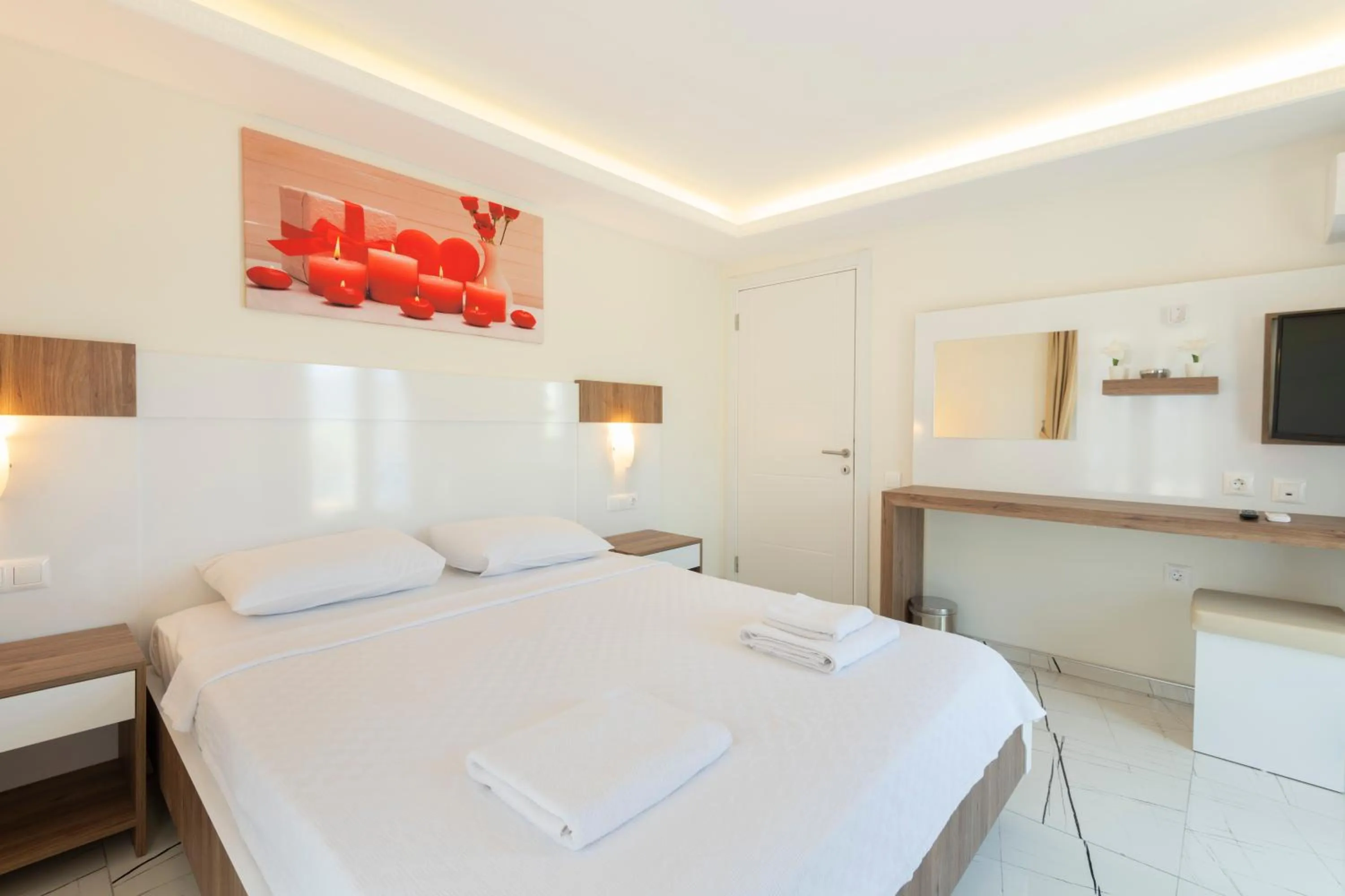 Photo of the whole room, Bed in Soothe Hotel