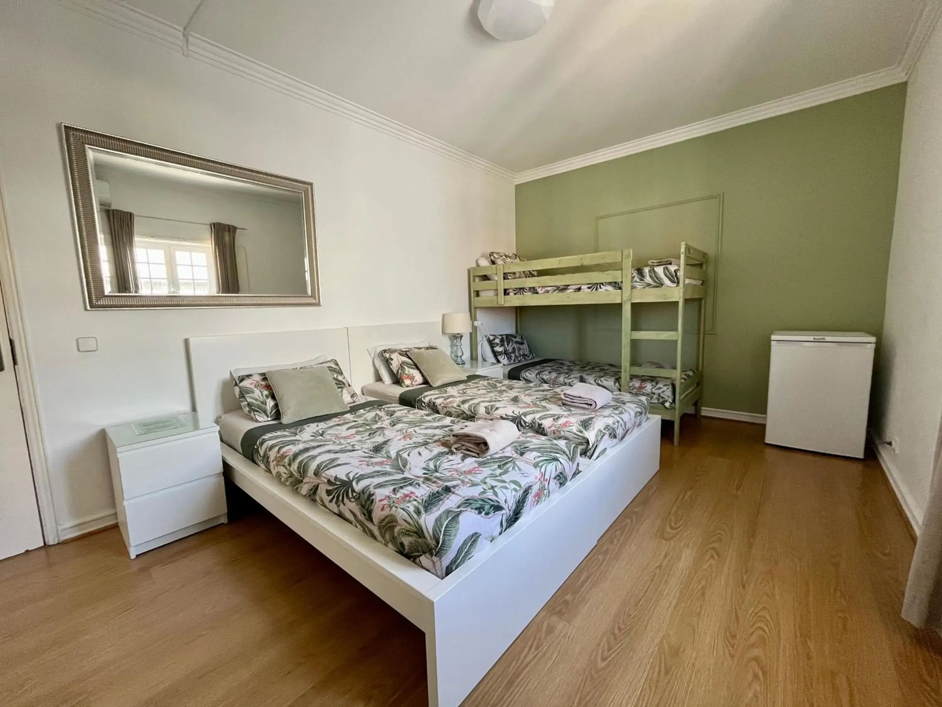 Quadruple Room with Bathroom in Eco Ljmonade Hostel Quadruple Room with Bathroom in Eco Ljmonade Hostel