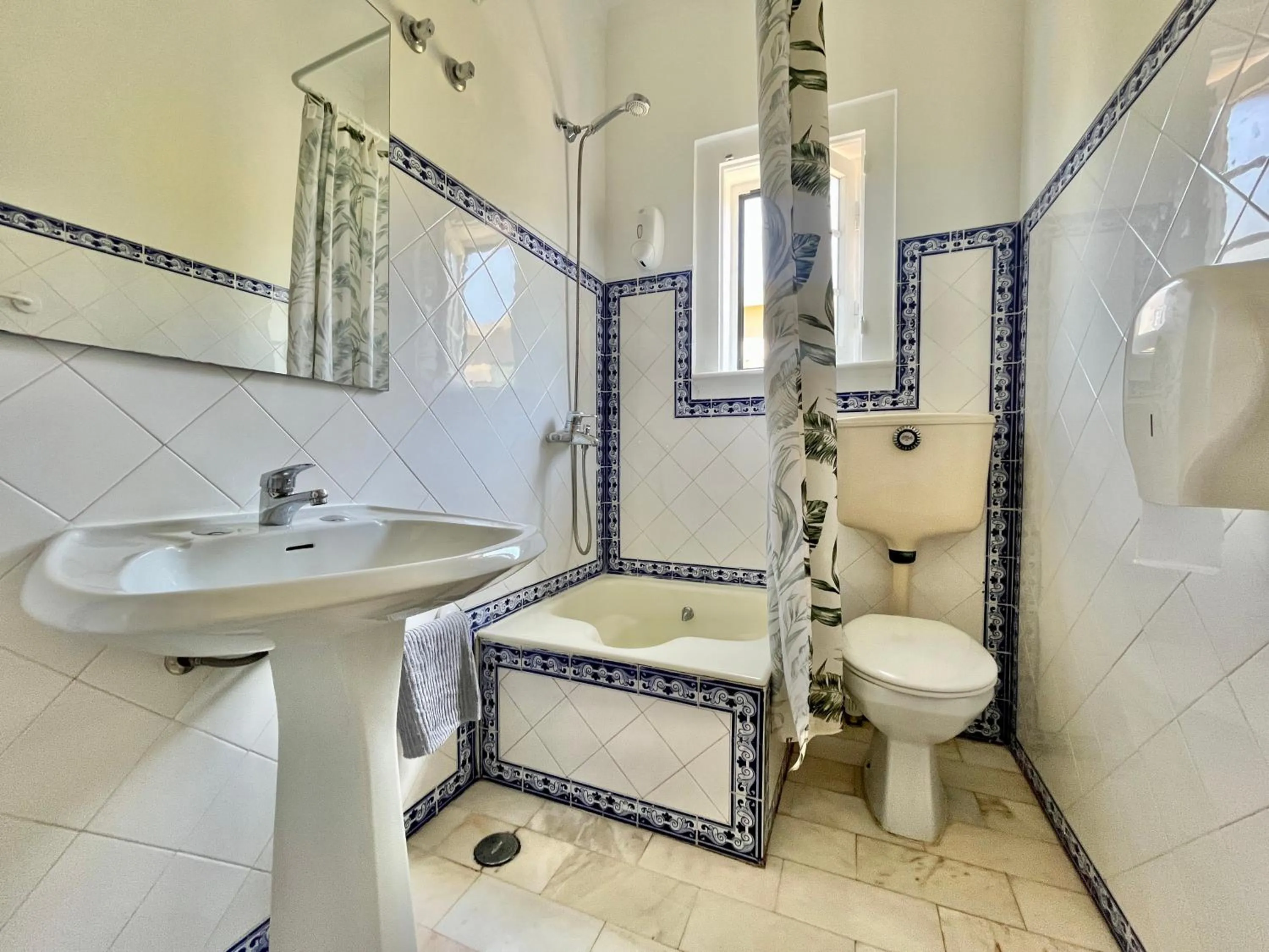 Shower in Eco Ljmonade Hostel