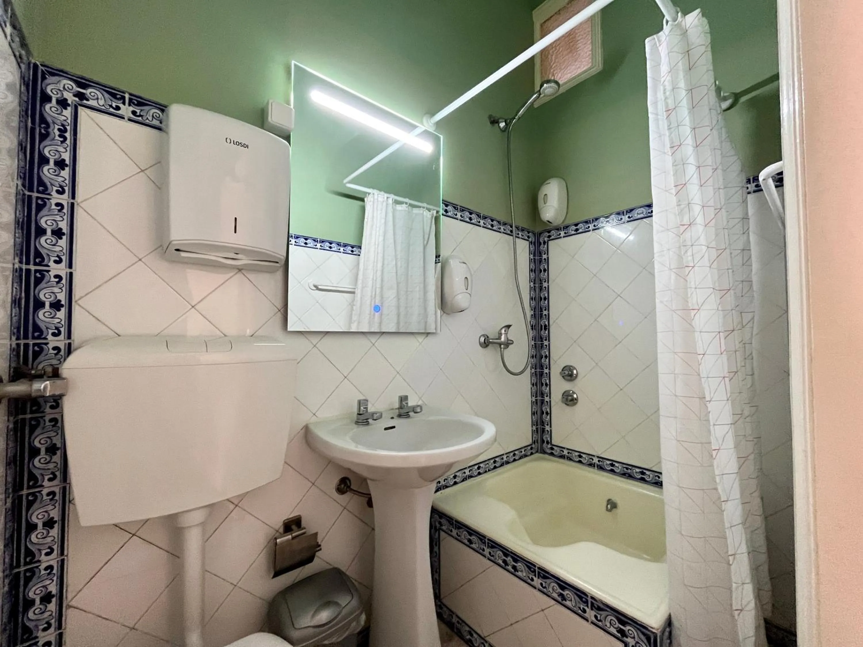 Shower in Eco Ljmonade Hostel