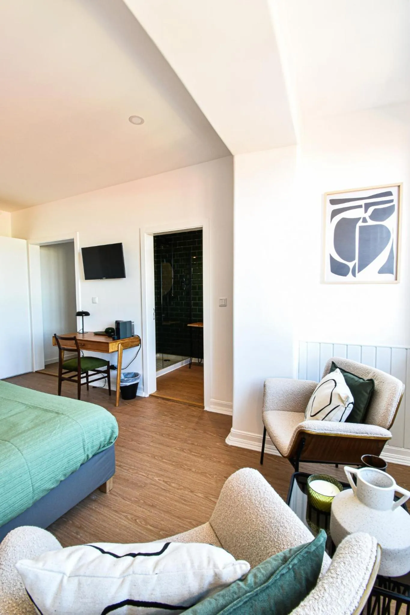 Communal lounge/ TV room, Bed in ArchiSuites