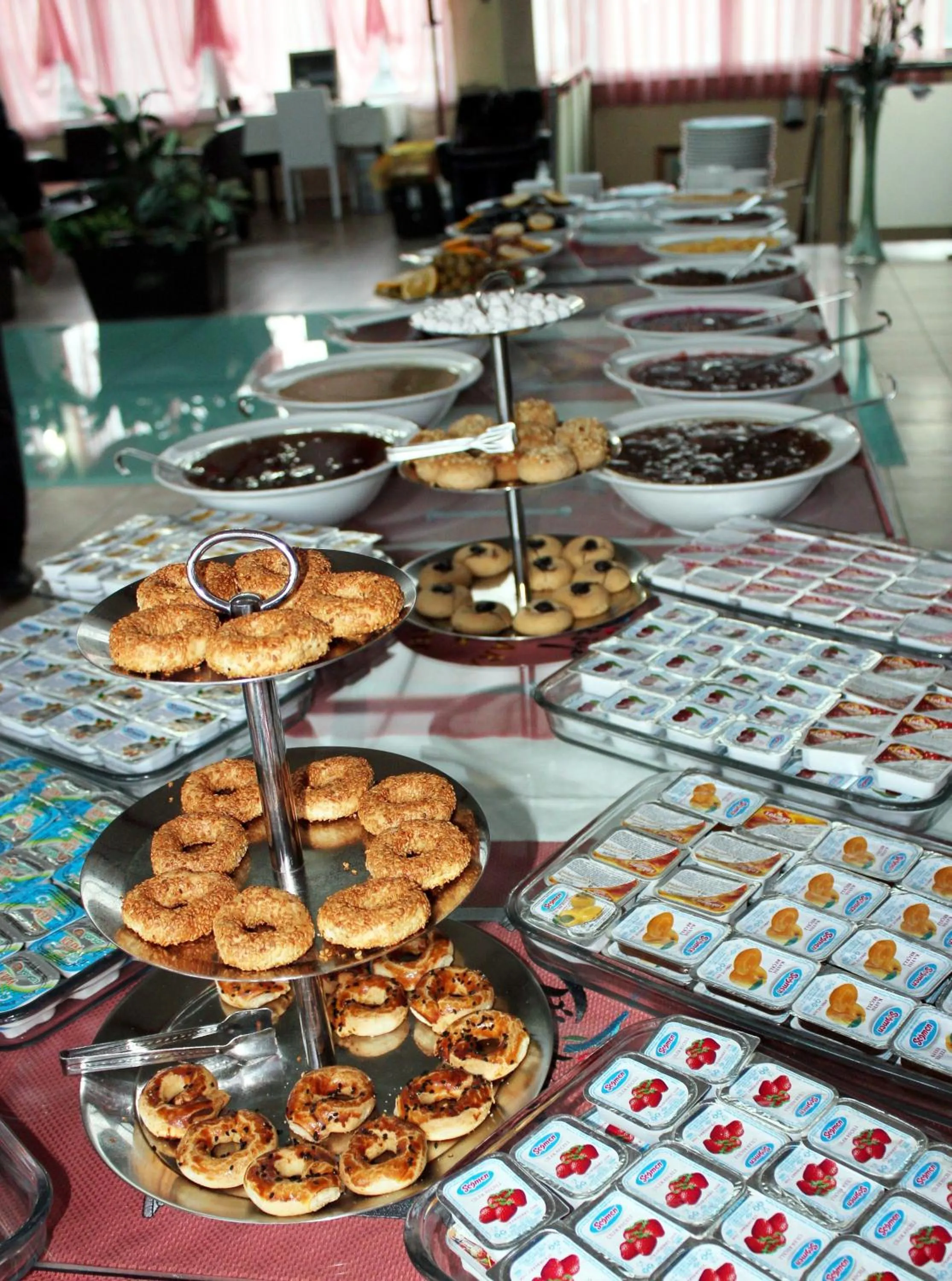 Restaurant/places to eat in Konak Saray Hotel