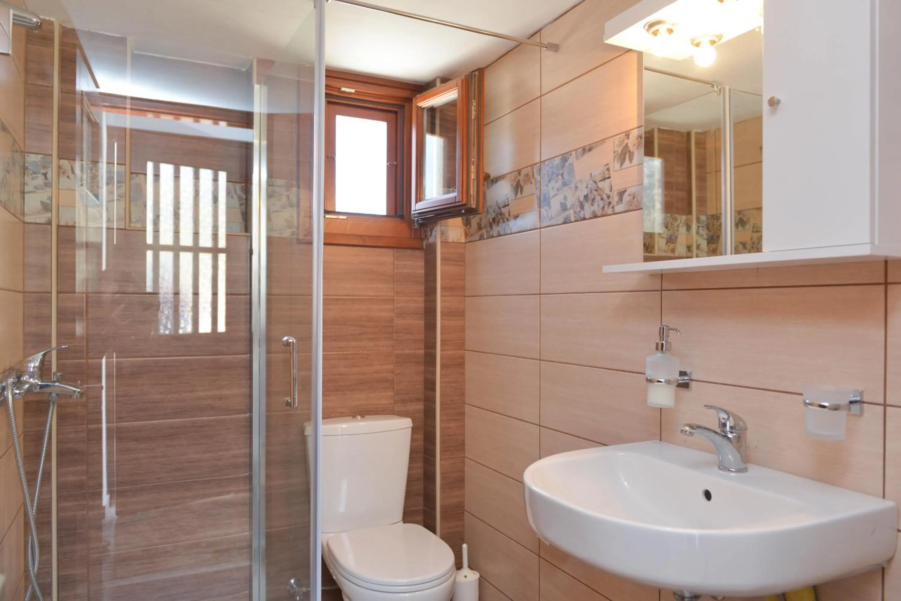 Bathroom in Pension Afroditi