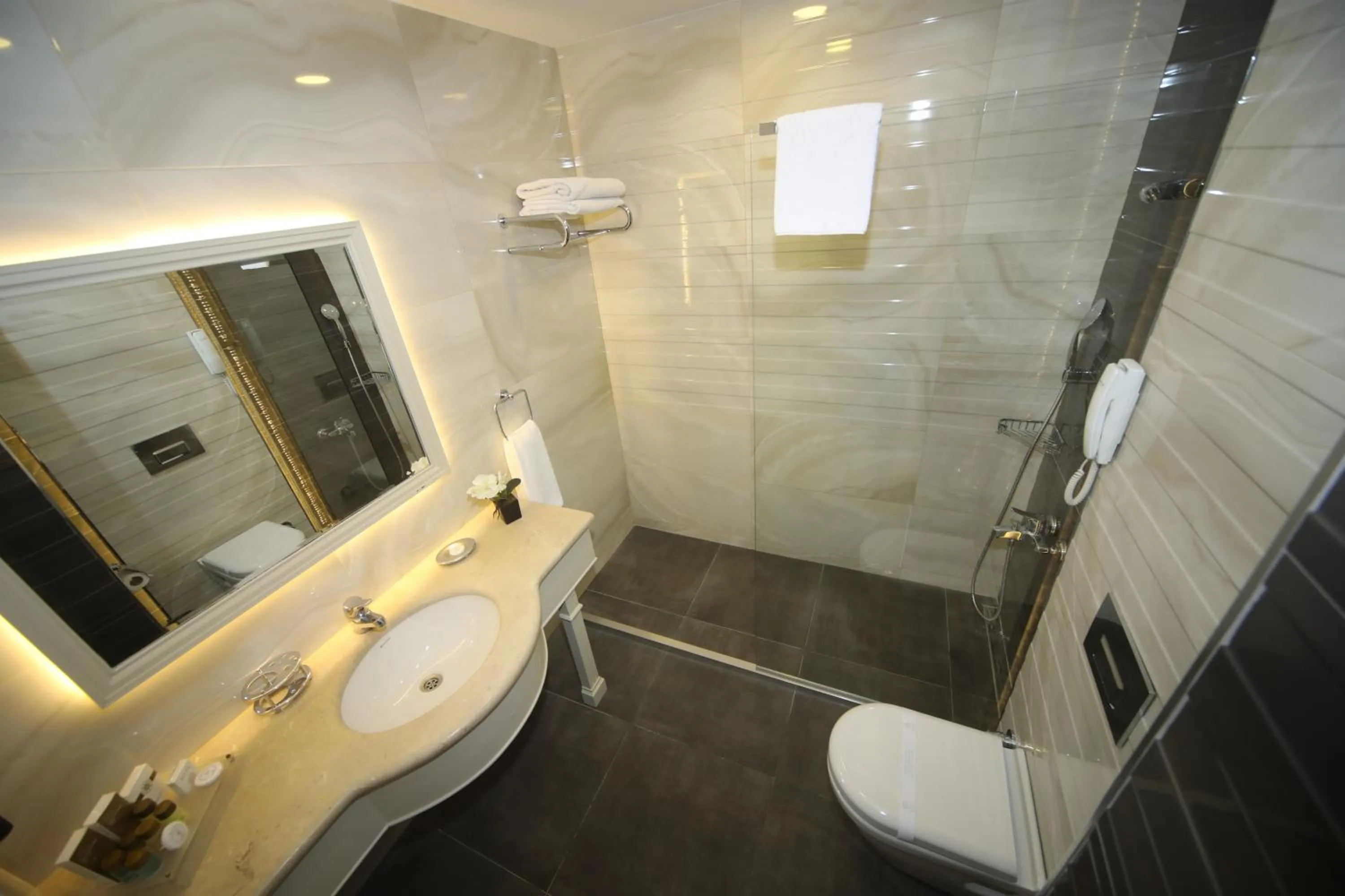 Bathroom in Bilek Istanbul Hotel