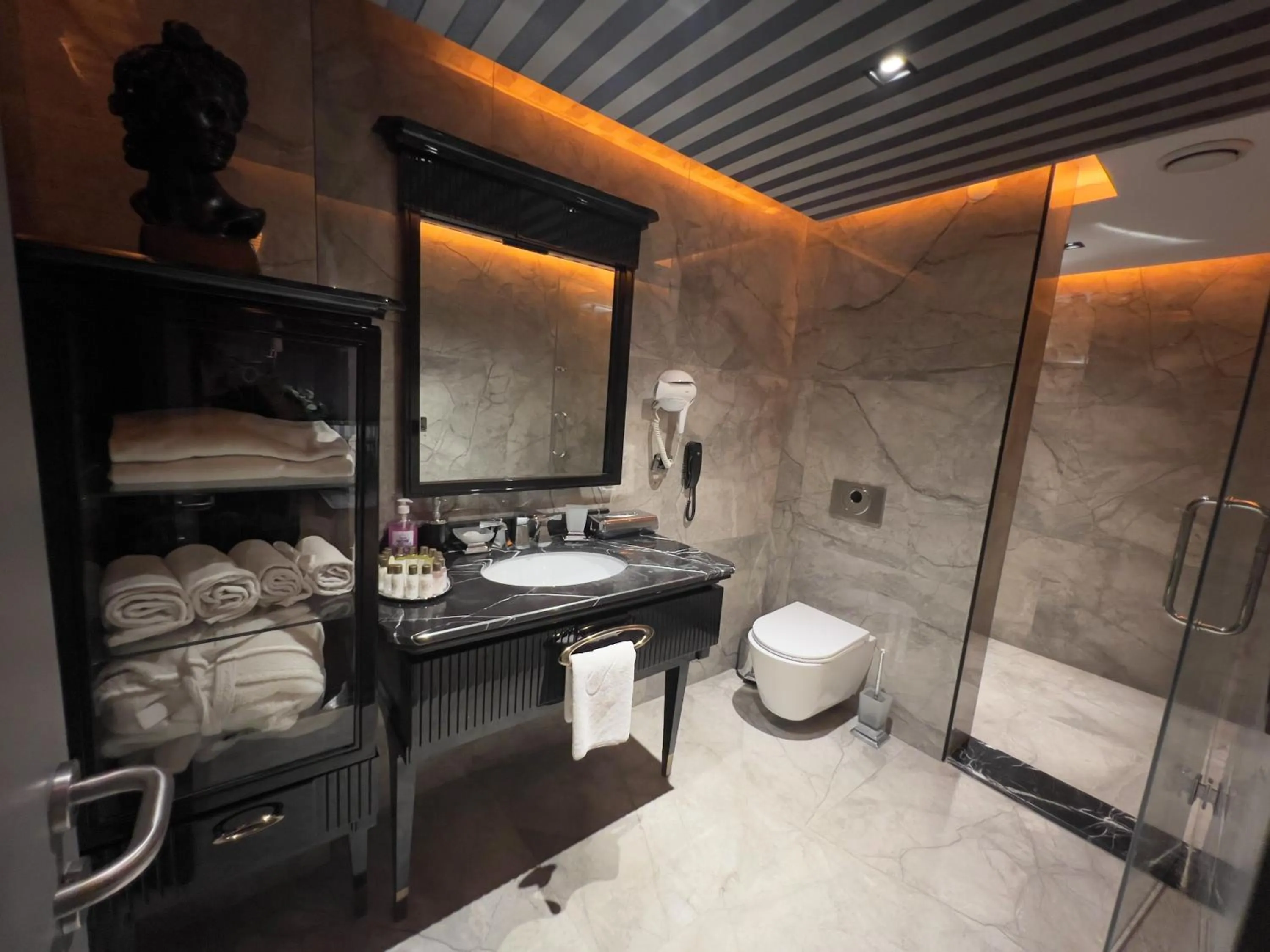 Shower in Eser Premium Hotel & Spa