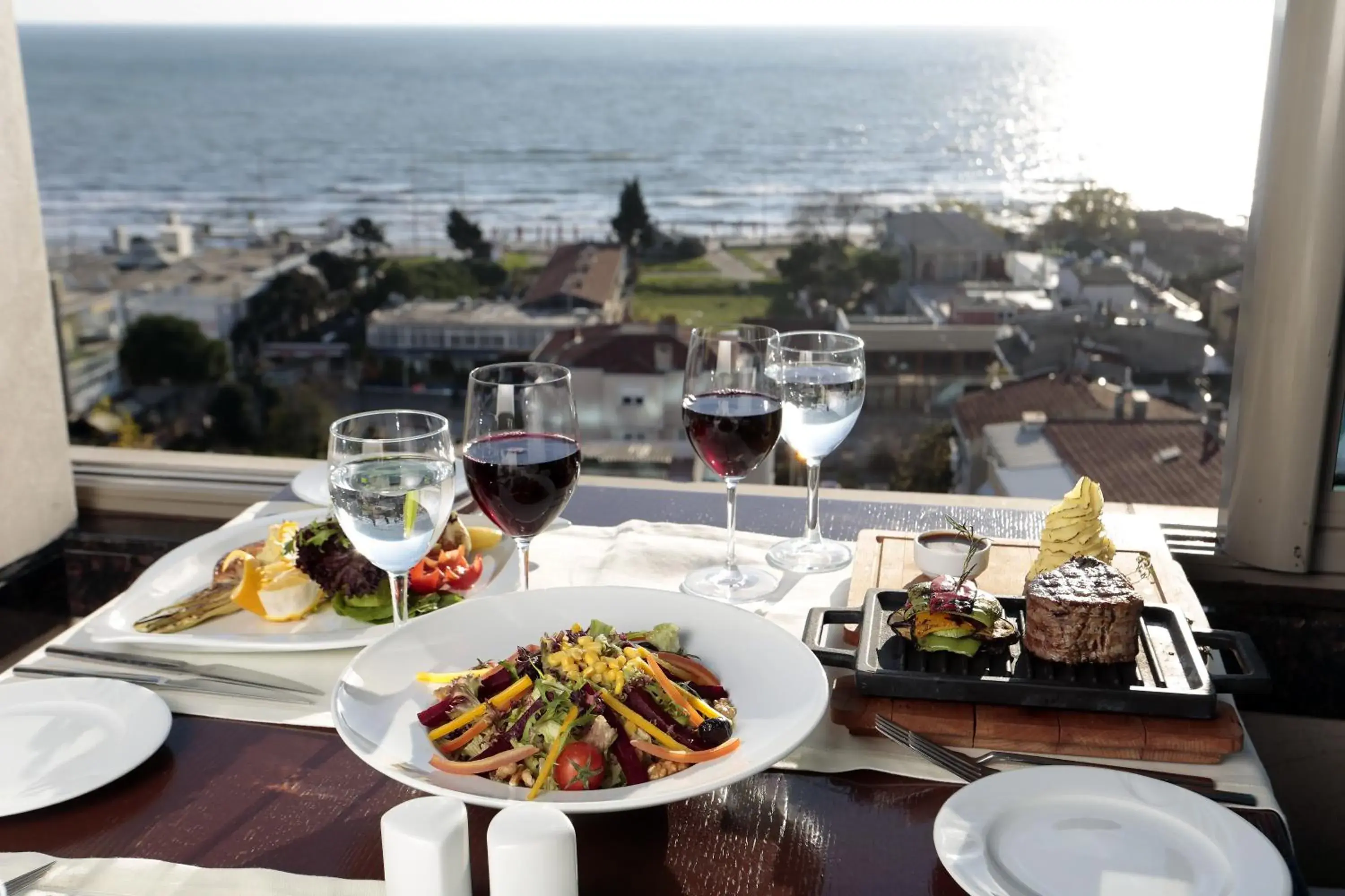 Restaurant/places to eat in Eser Premium Hotel & Spa Restaurant/places to eat in Eser Premium Hotel & Spa