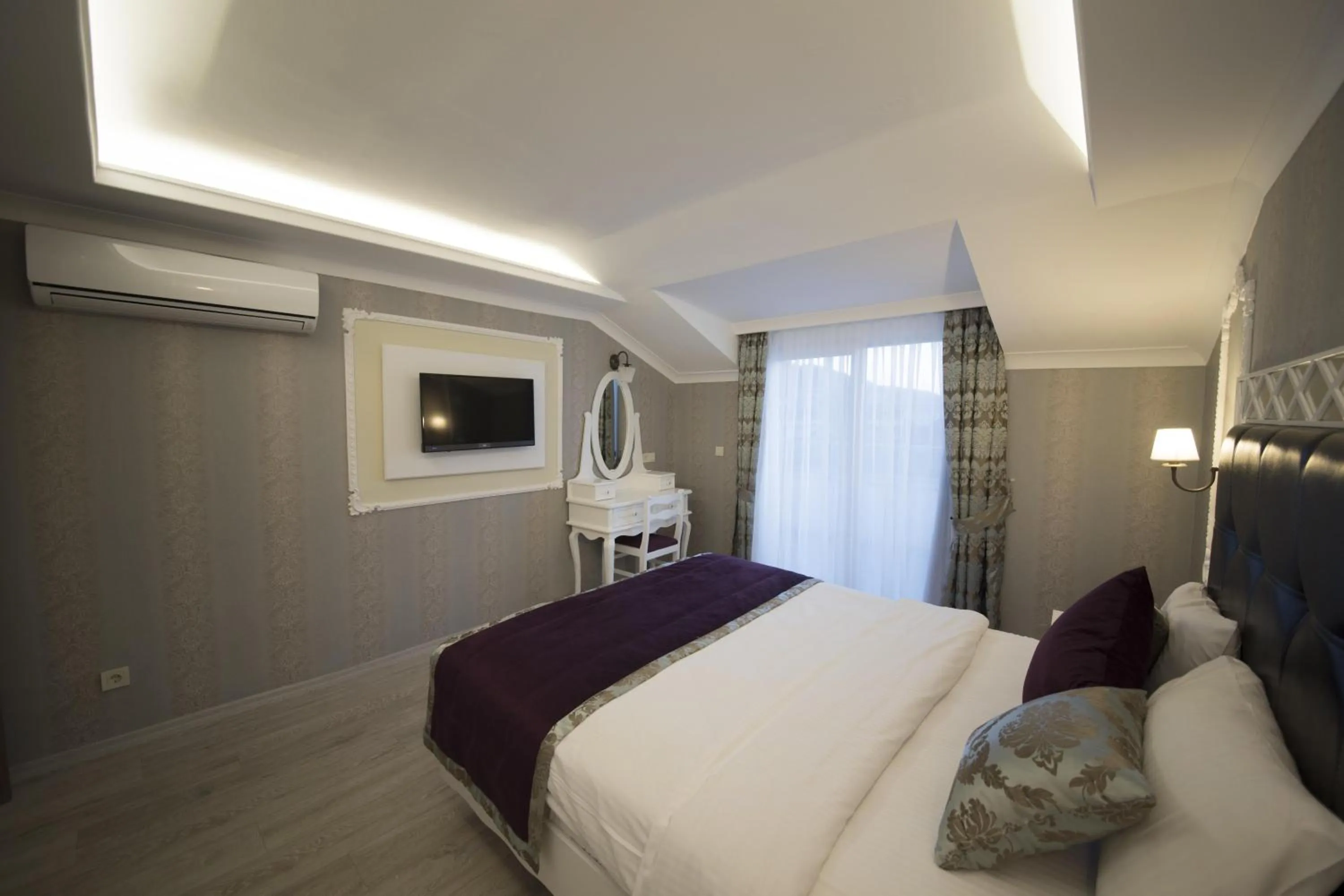 Photo of the whole room, Bed in Yeniceri City Hotel