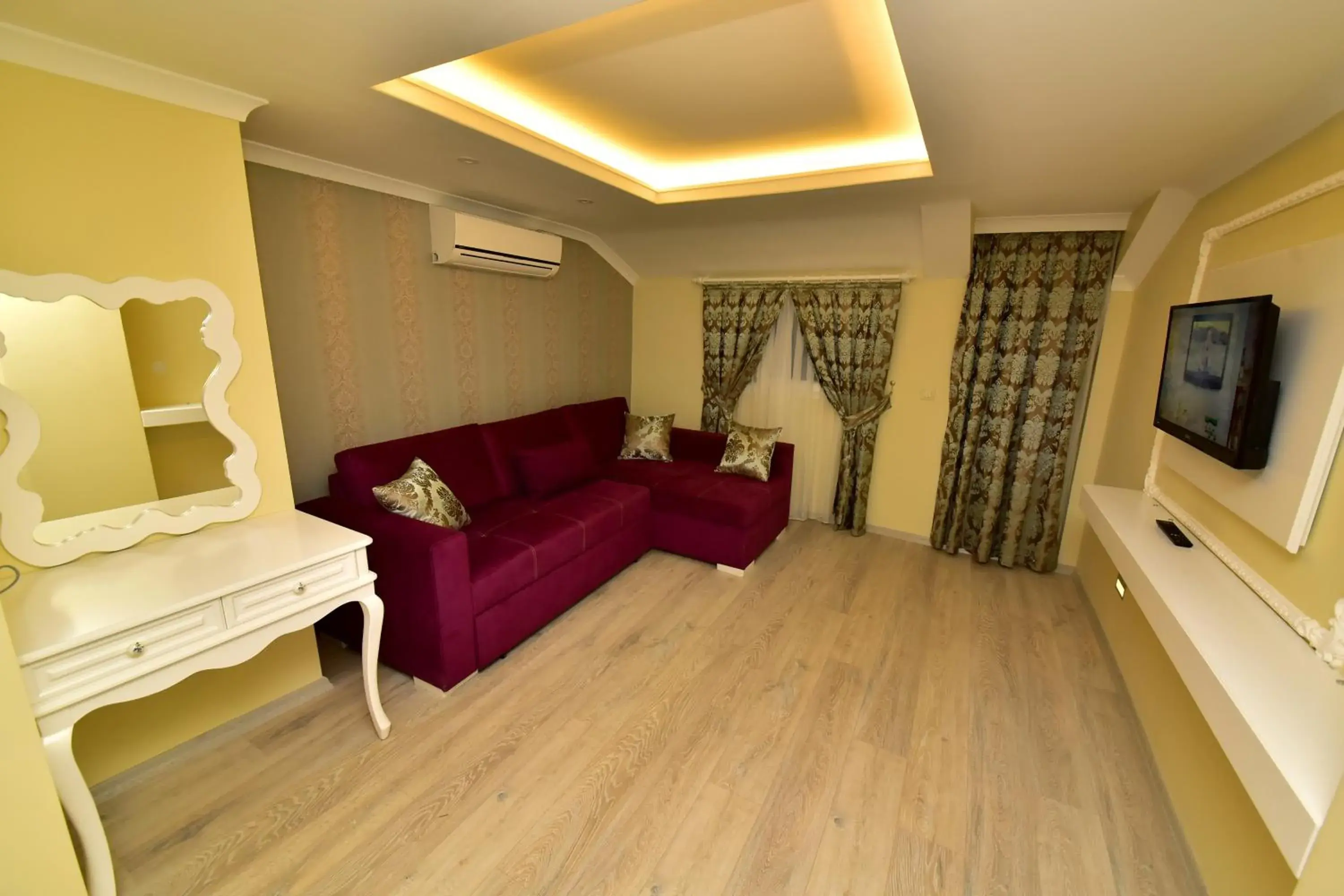 Living room, Bed in Yeniceri City Hotel Living room, Bed in Yeniceri City Hotel