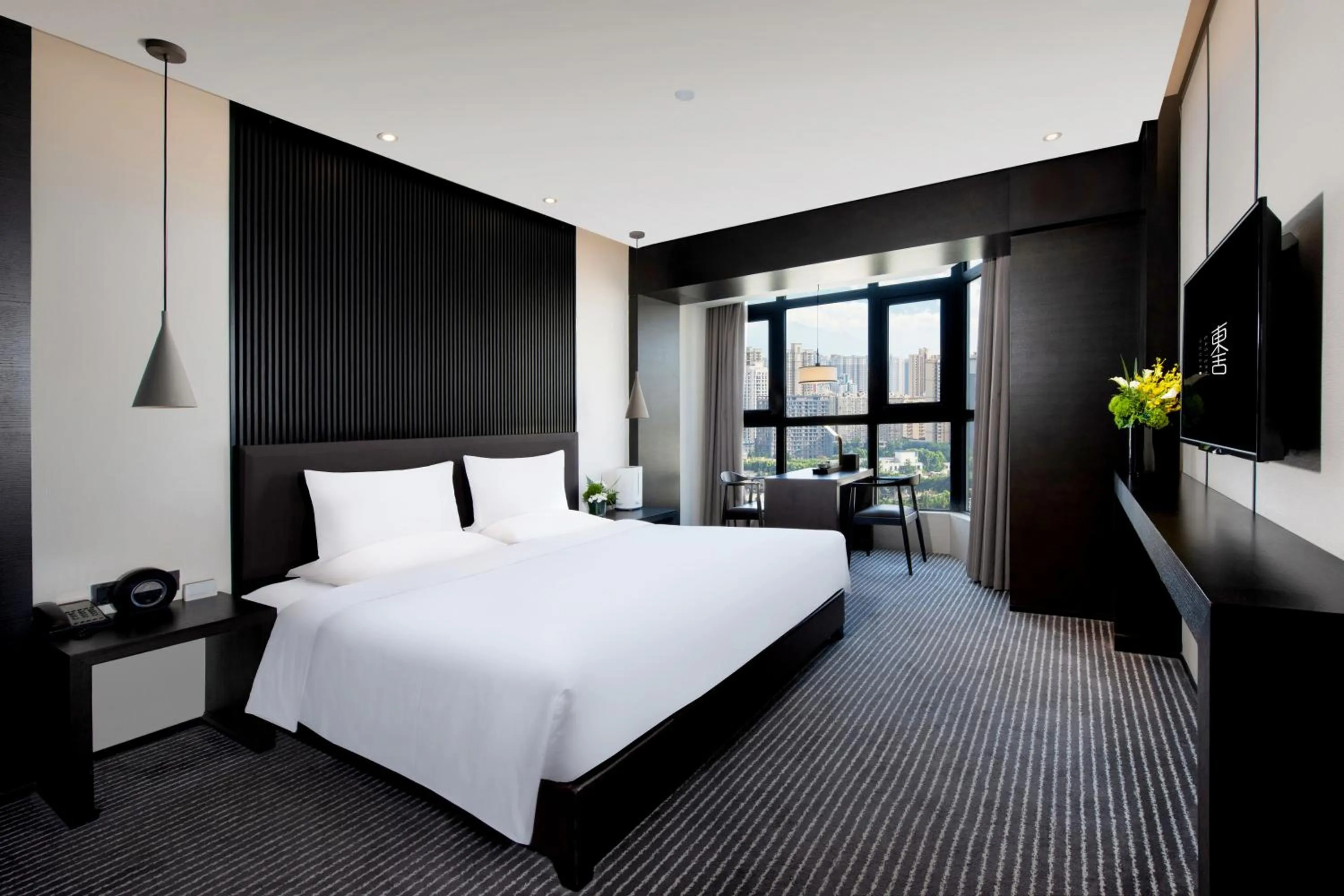 Photo of the whole room, Bed in Eastern House Xi'an